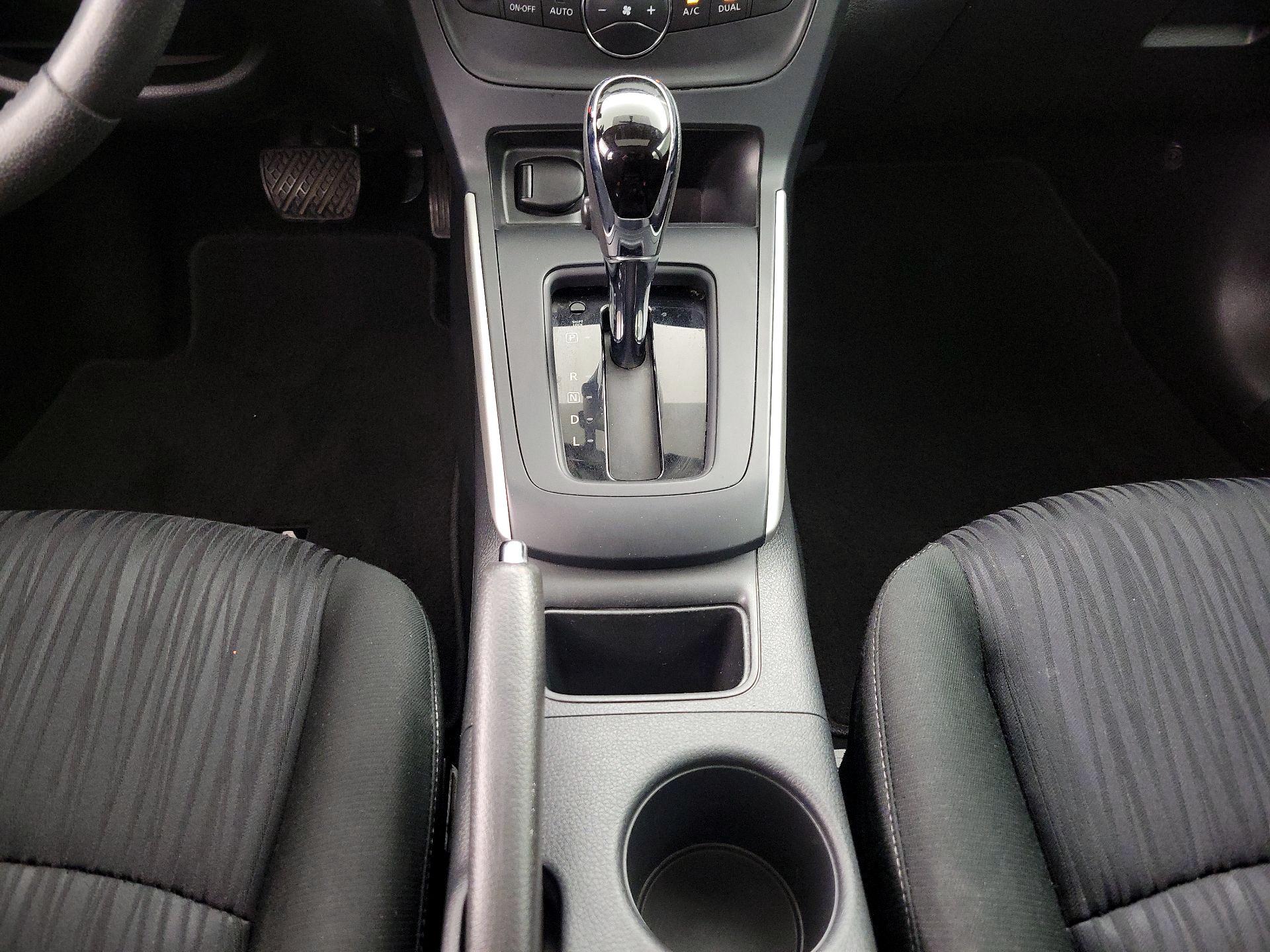 Thumbnail: 2019 Nissan Sentra - 17
