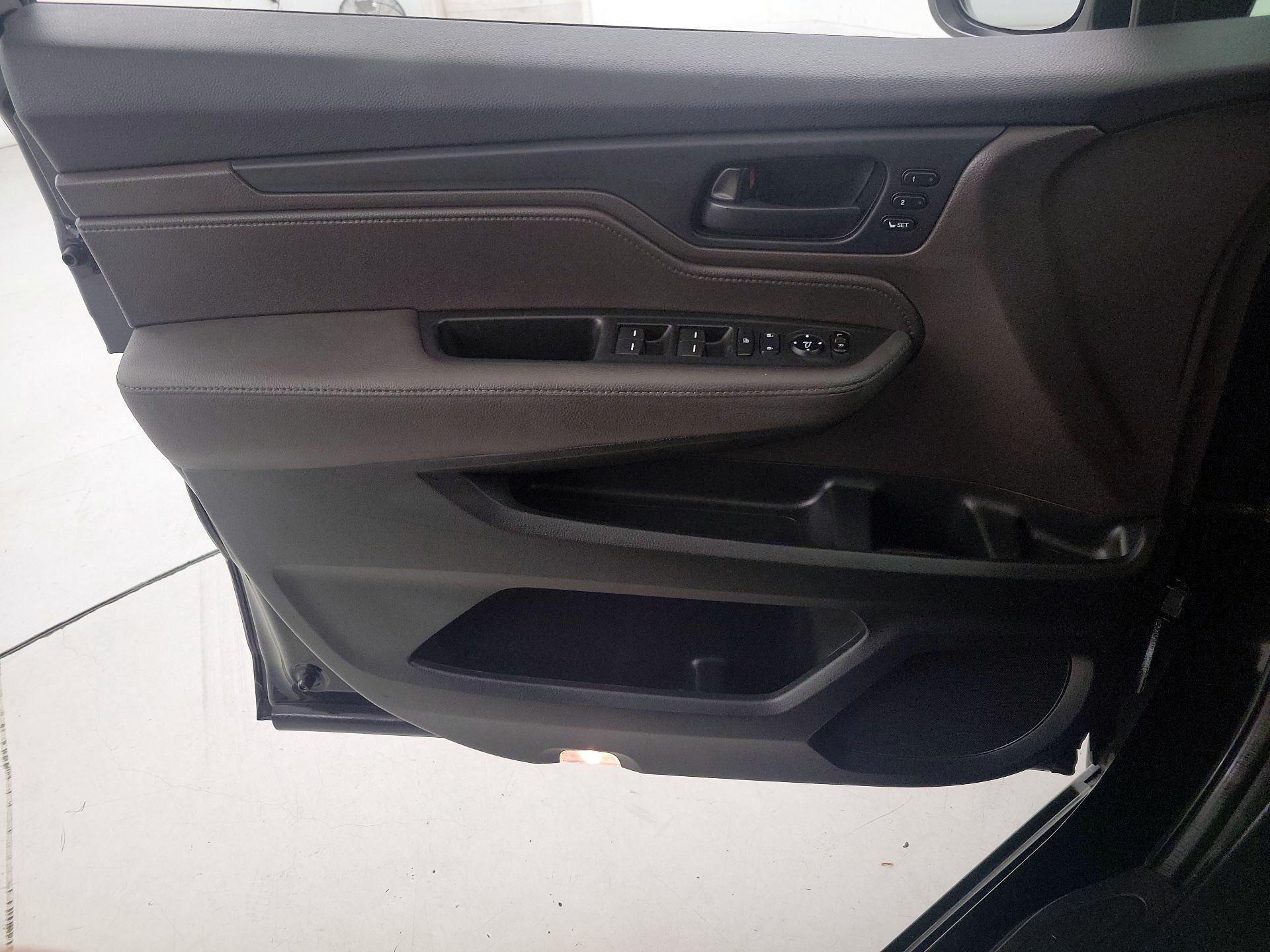 Thumbnail: 2019 Honda Odyssey - 12