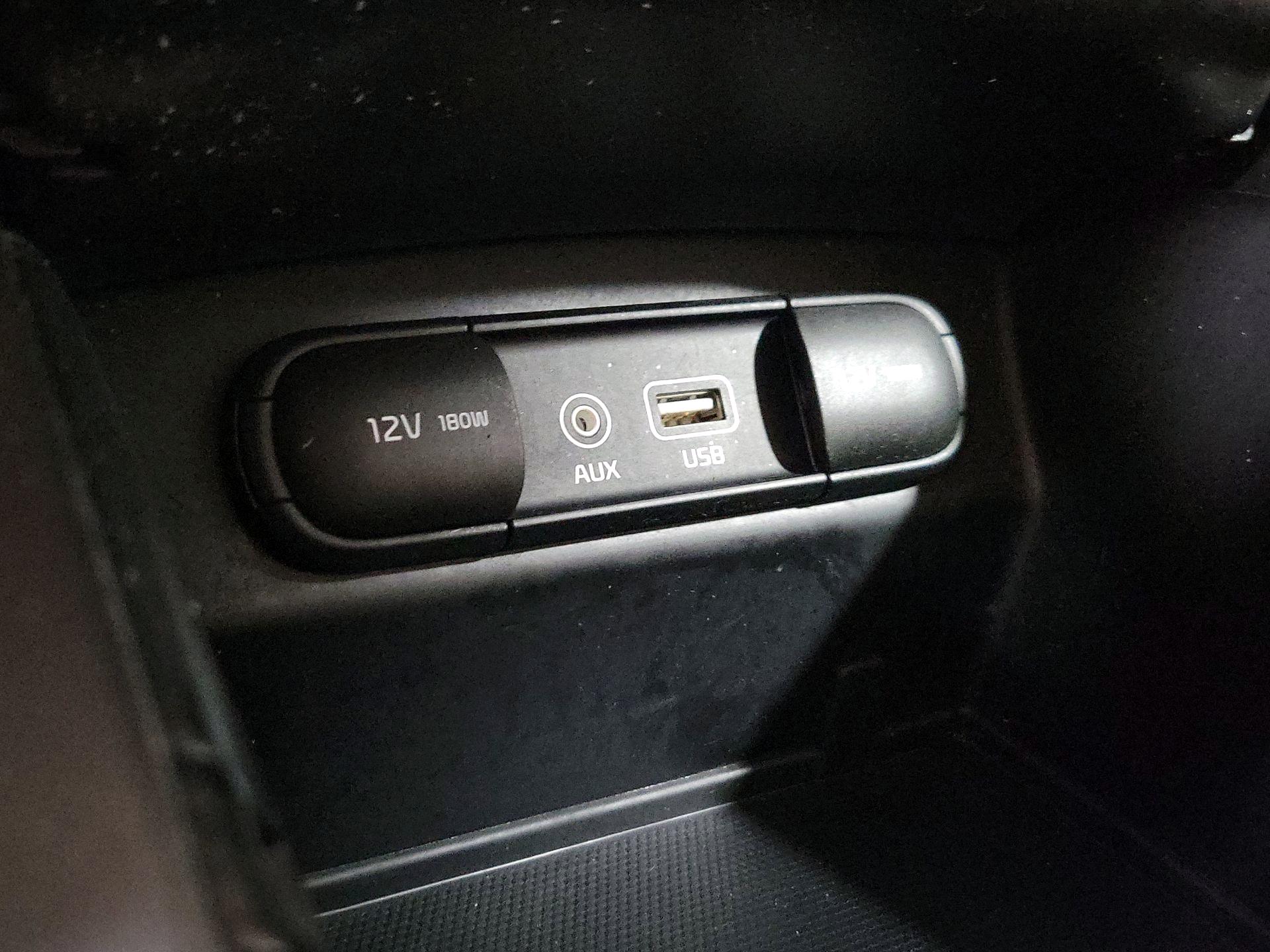 Thumbnail: 2017 Kia Sorento - 18