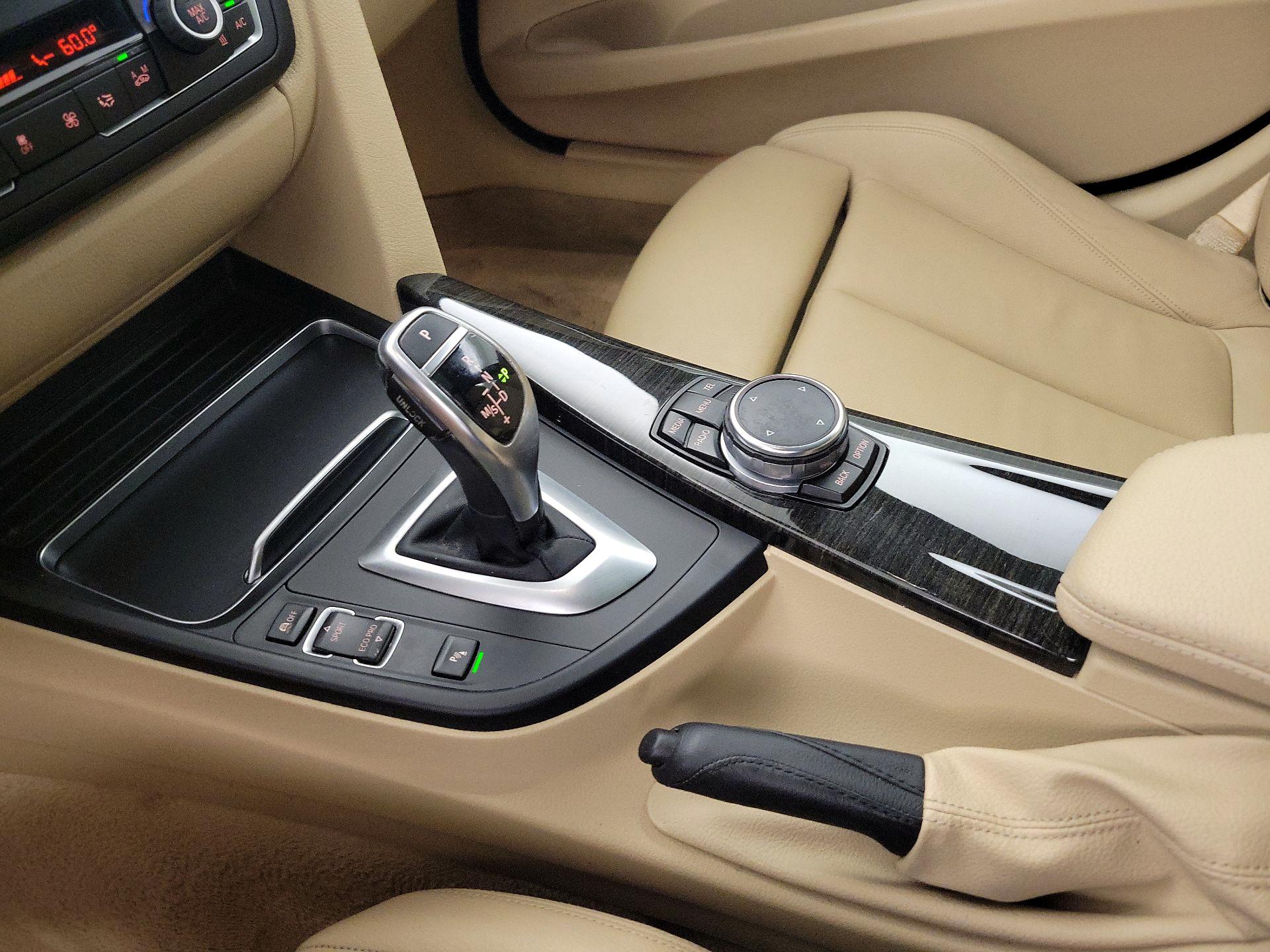 Thumbnail: 2016 BMW 3 Series - 17