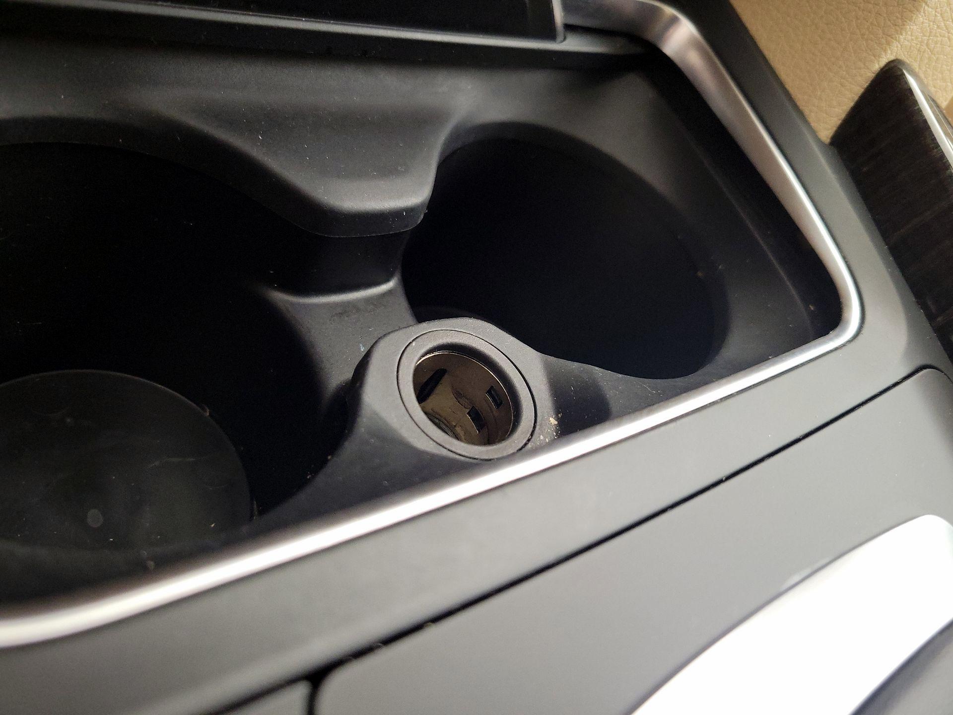 Thumbnail: 2016 BMW 3 Series - 18