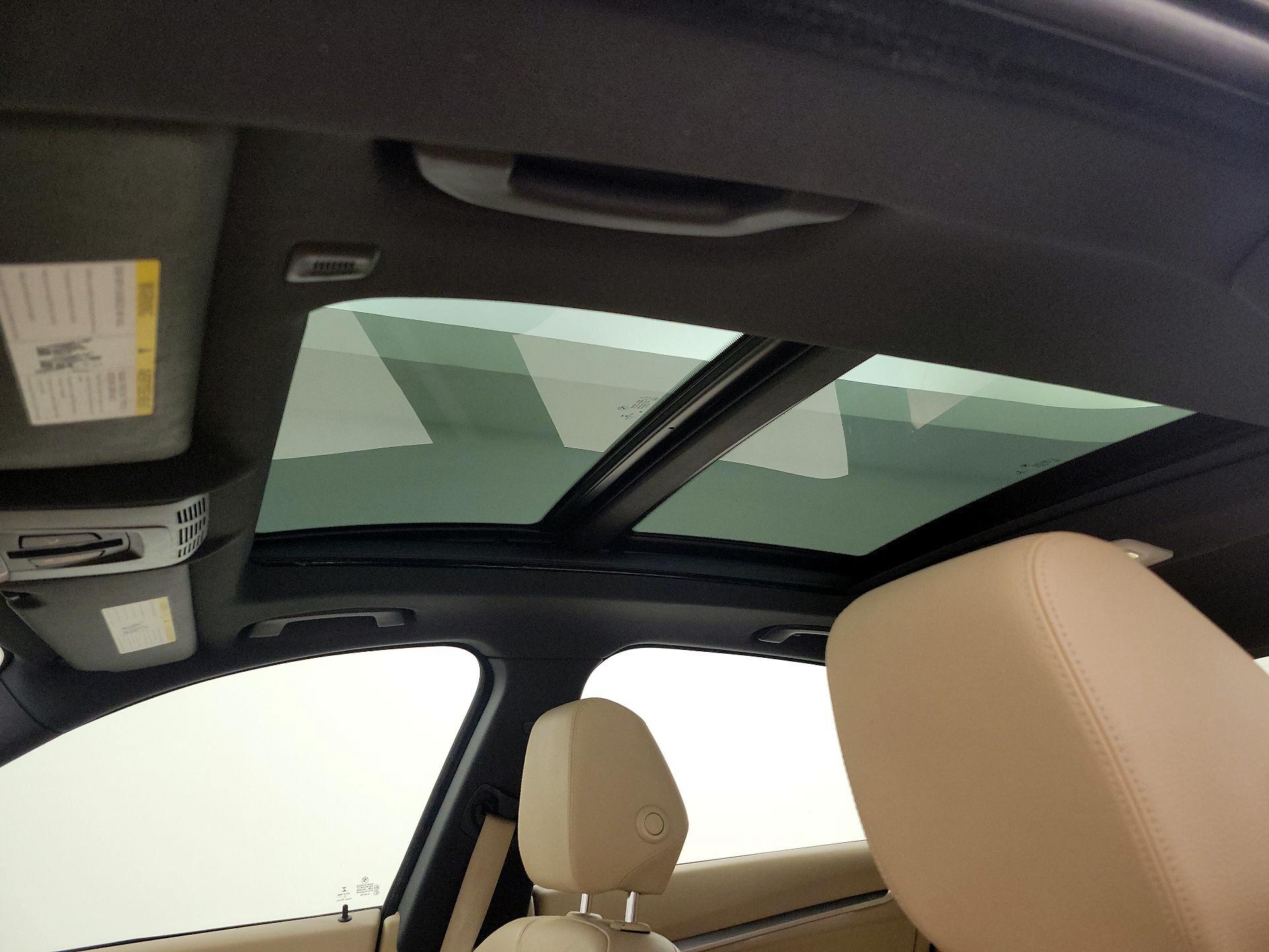 Thumbnail: 2016 BMW 3 Series - 19