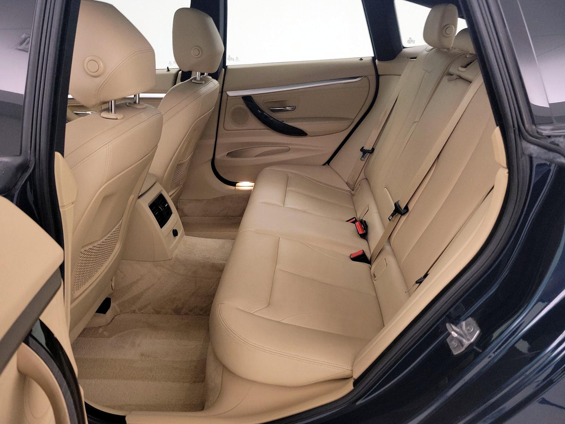 Thumbnail: 2016 BMW 3 Series - 20
