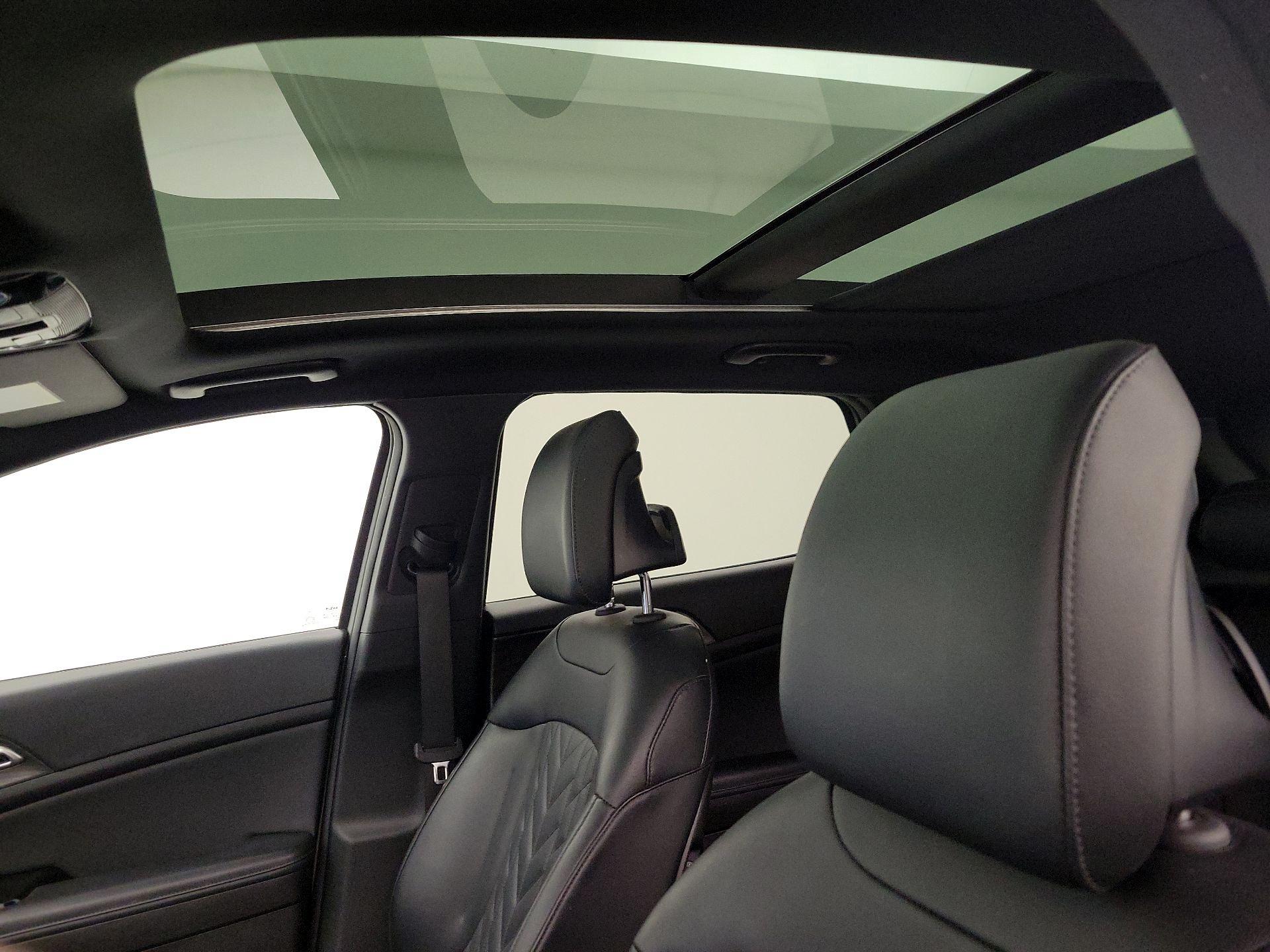 Thumbnail: 2023 Kia Sportage - 18