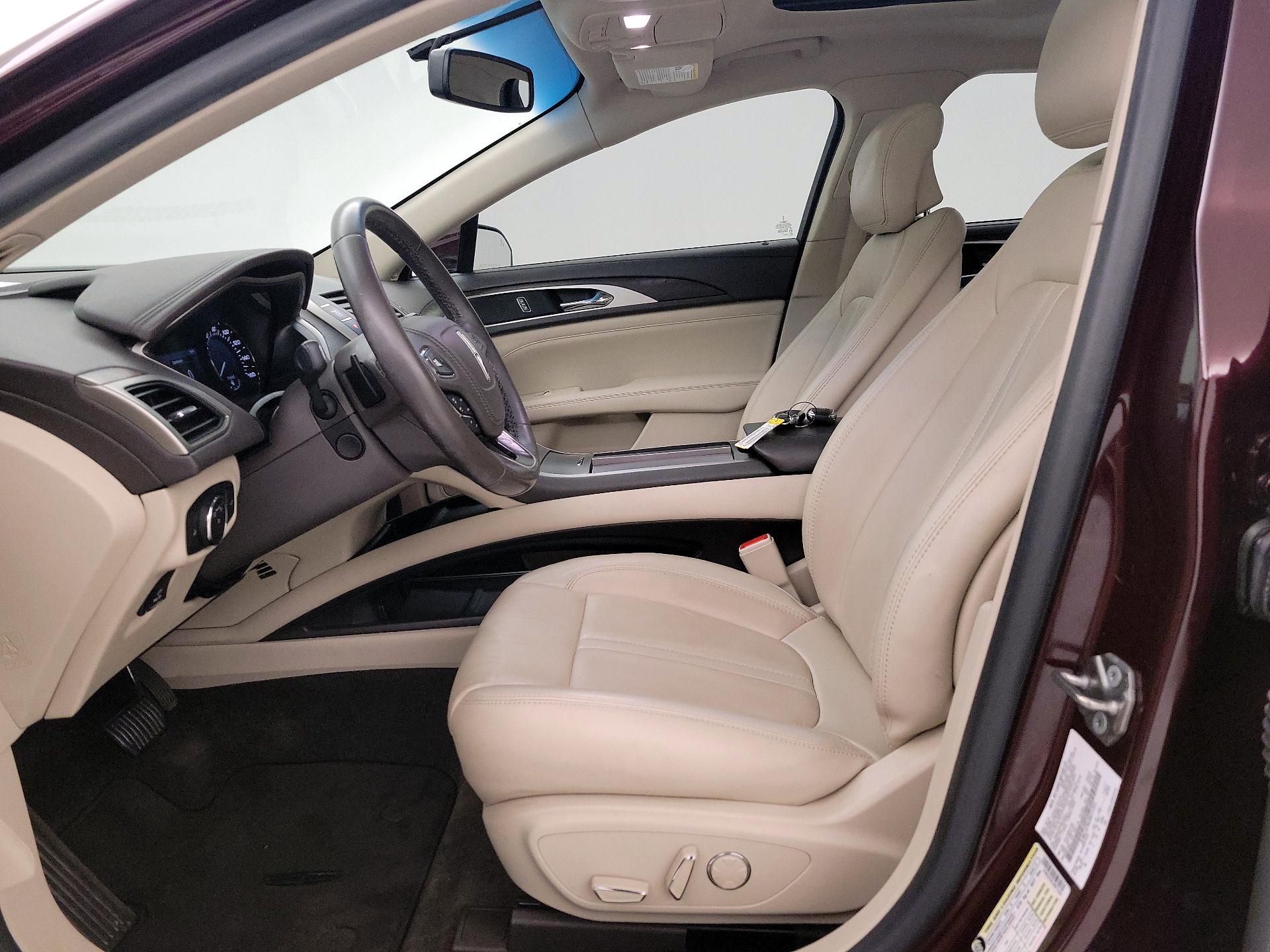 Thumbnail: 2018 Lincoln MKZ - 11