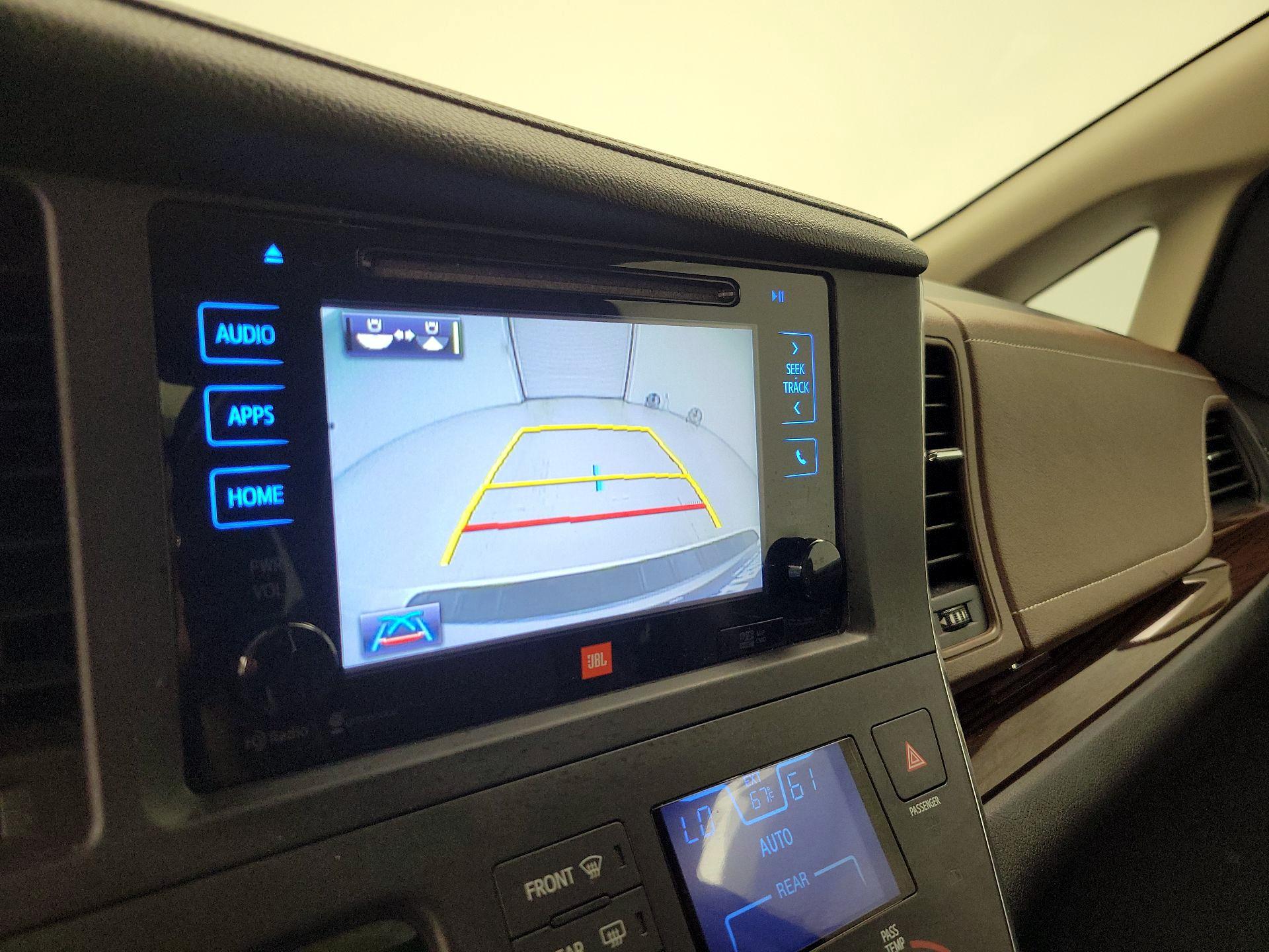 Thumbnail: 2015 Toyota Sienna - 15