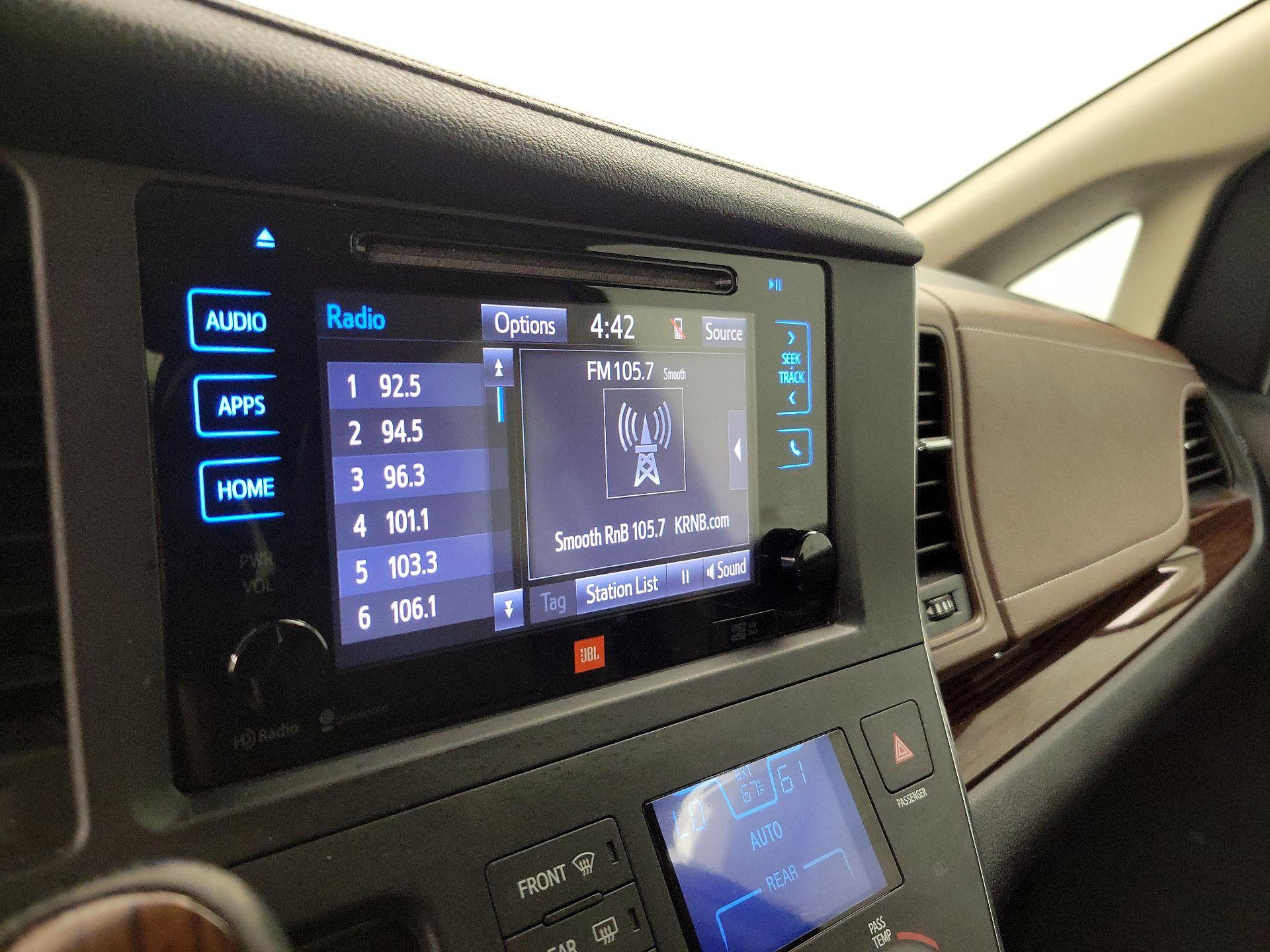 Thumbnail: 2015 Toyota Sienna - 16