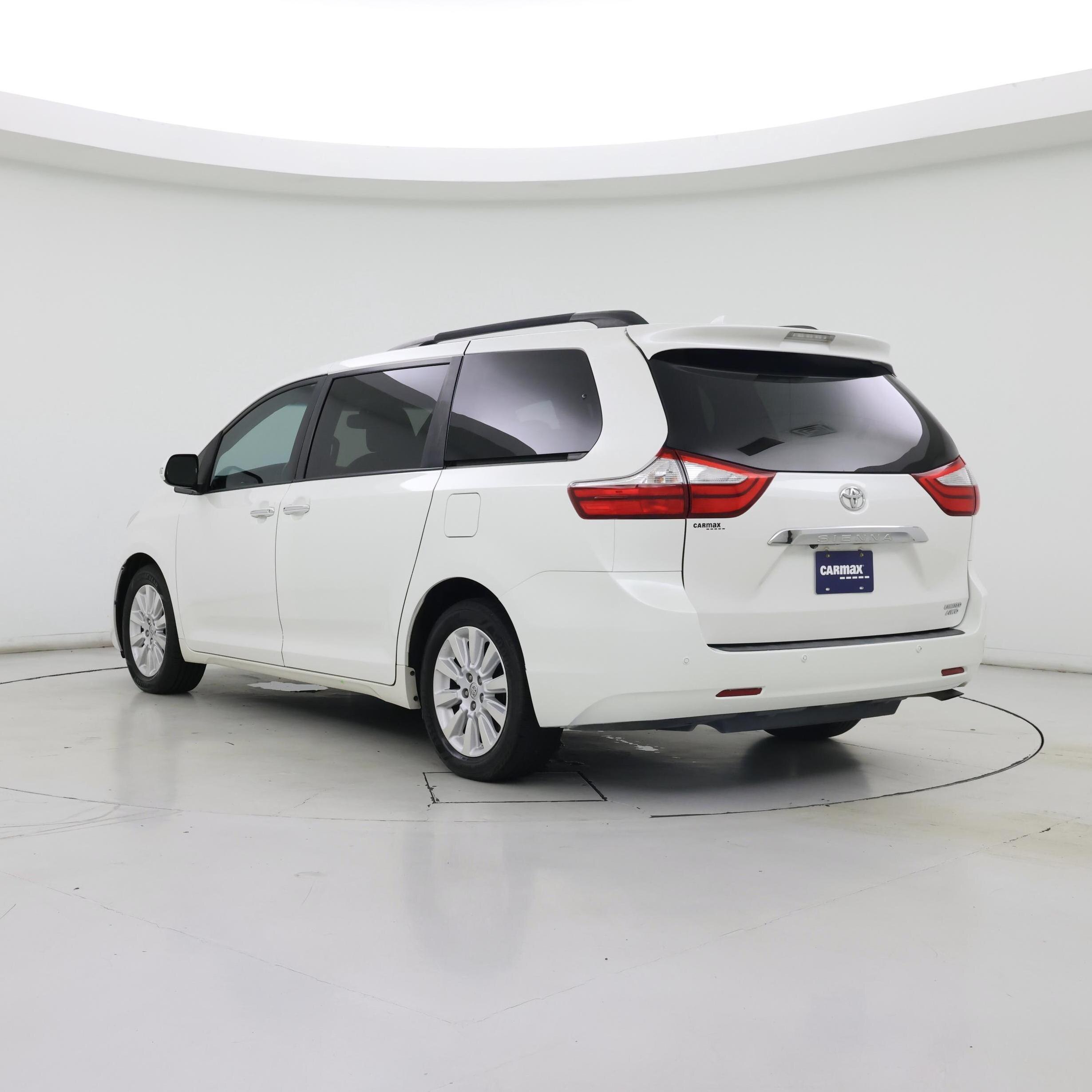 Thumbnail: 2015 Toyota Sienna - 2