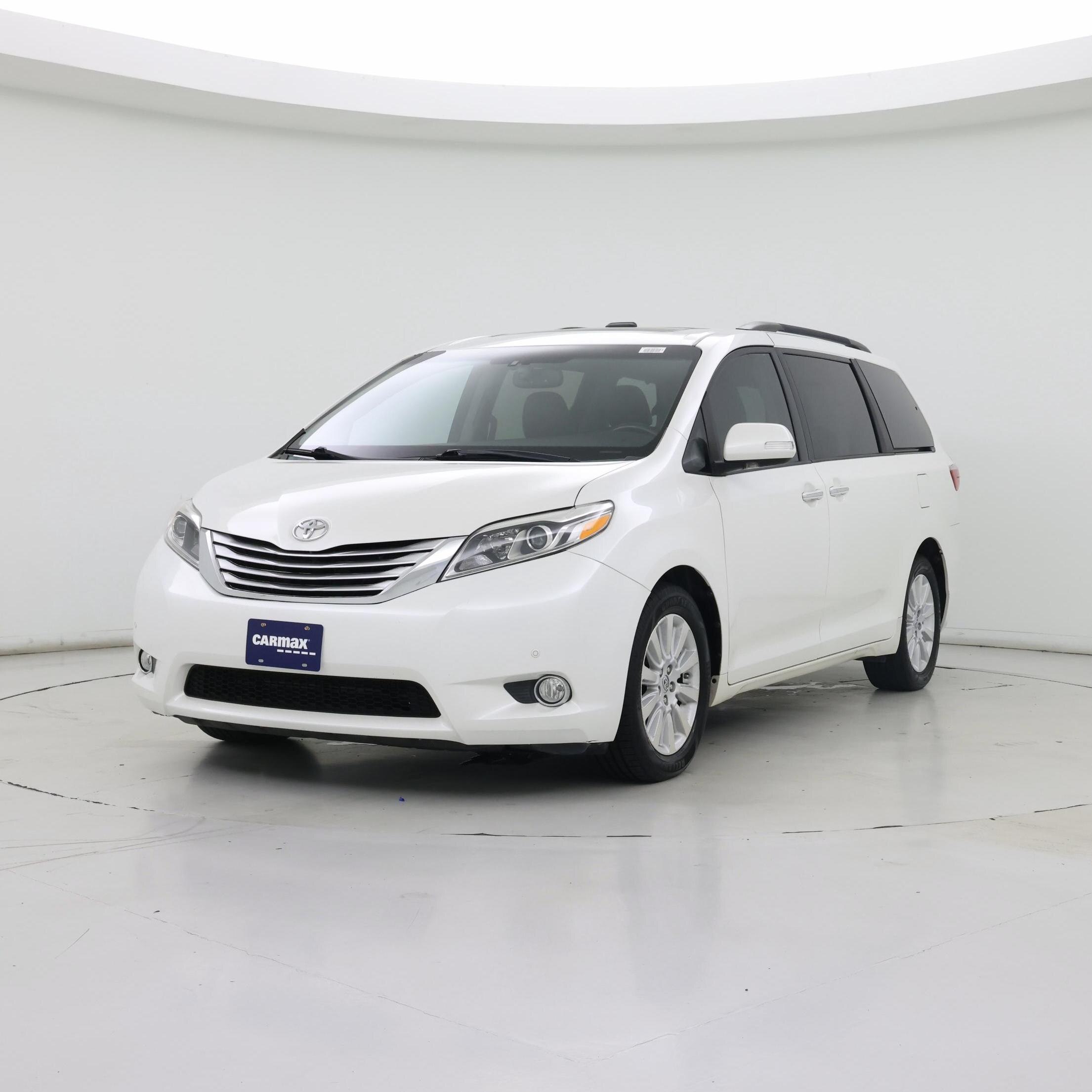 Thumbnail: 2015 Toyota Sienna - 4