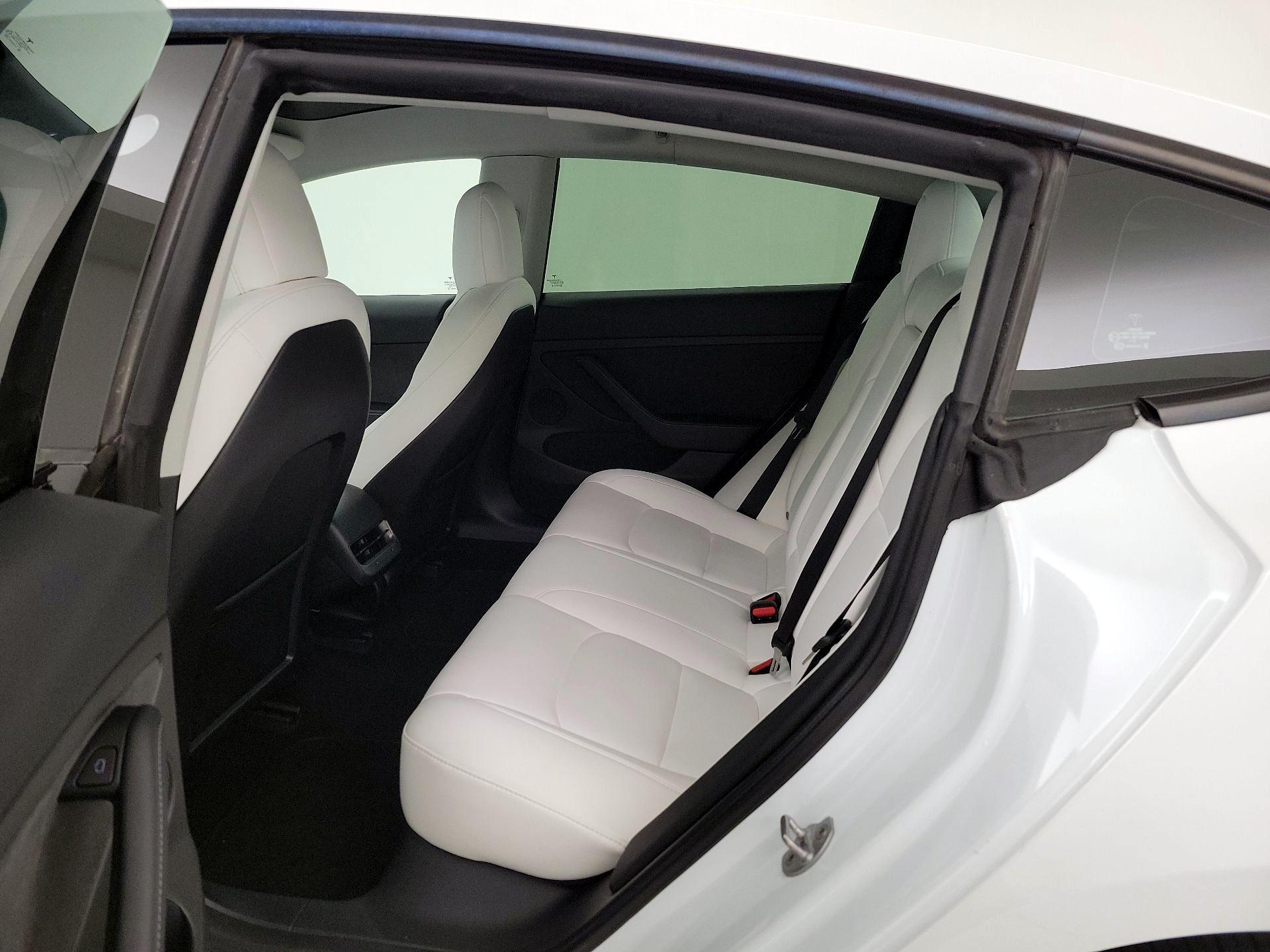 Thumbnail: 2022 Tesla Model 3 - 17