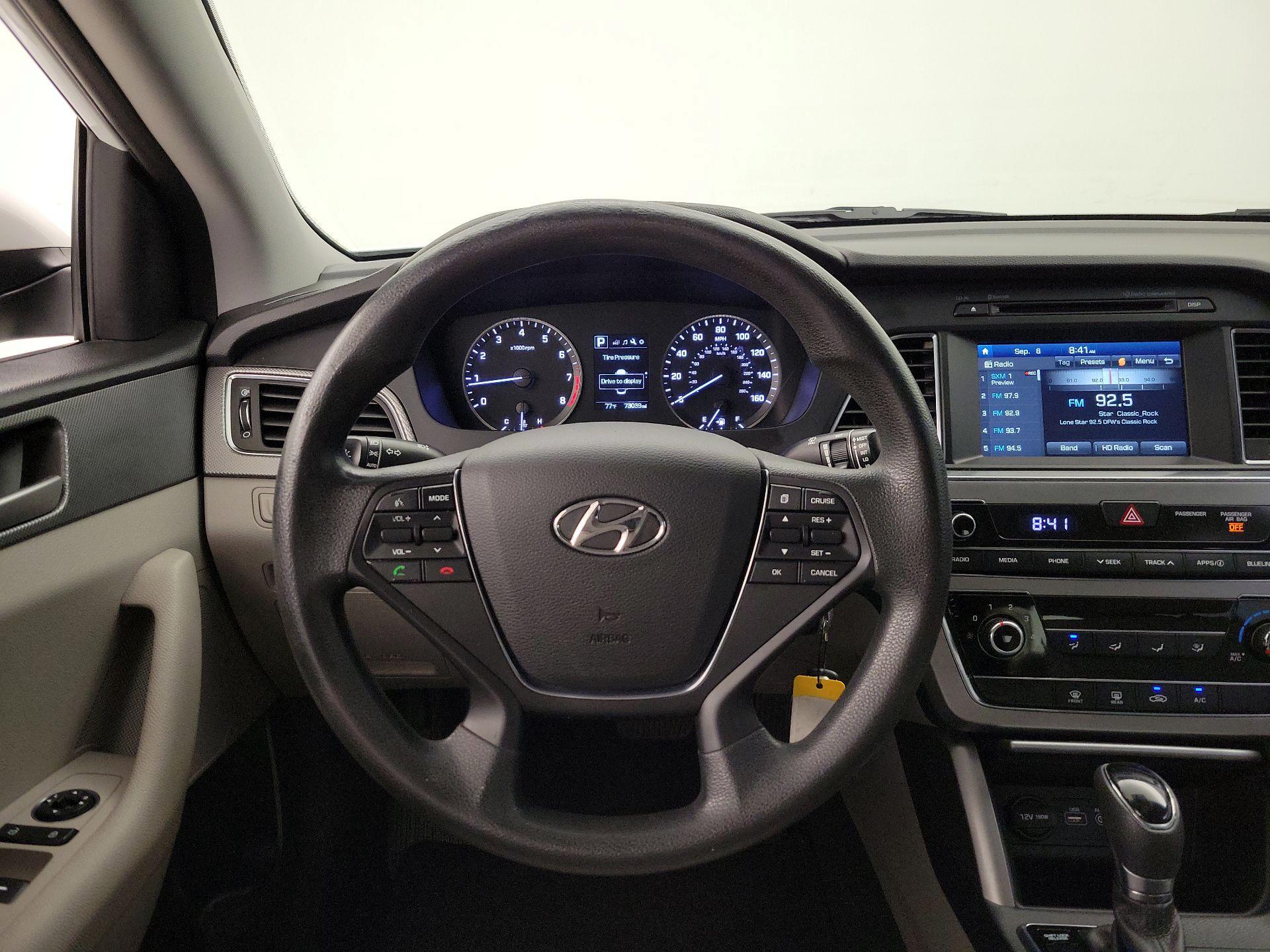 Thumbnail: 2016 Hyundai Sonata - 10