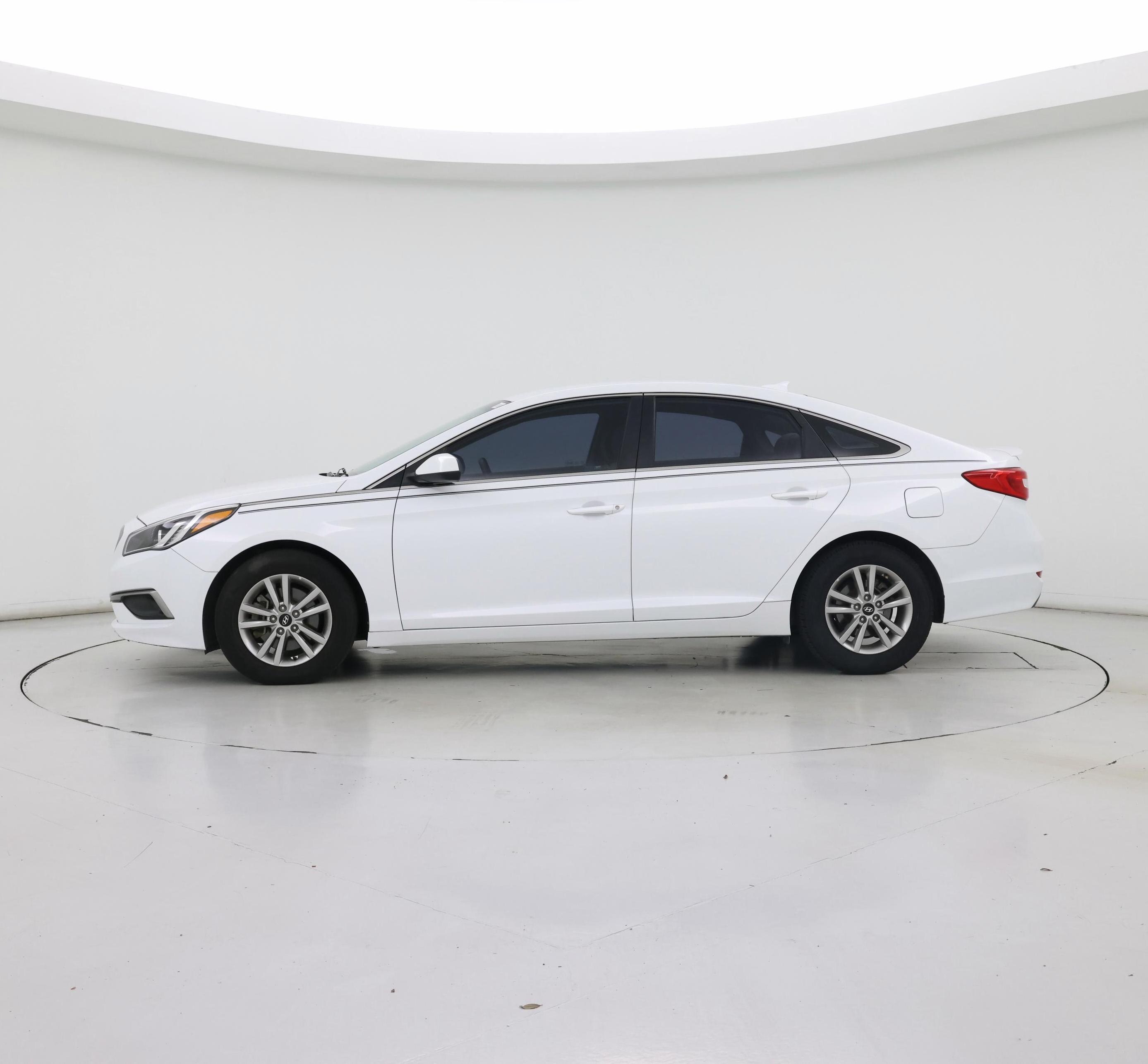 Thumbnail: 2016 Hyundai Sonata - 3