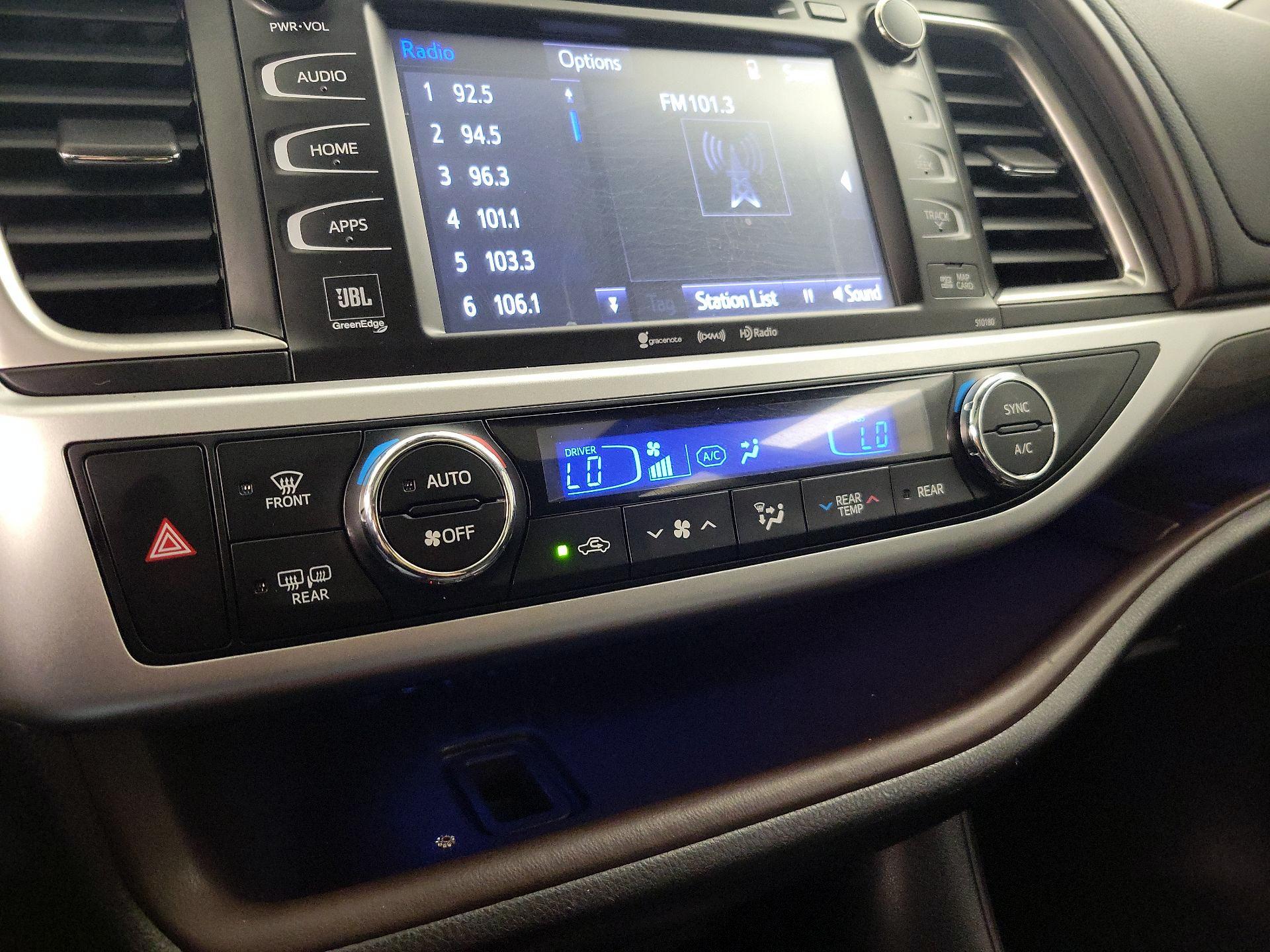 Thumbnail: 2018 Toyota Highlander - 16
