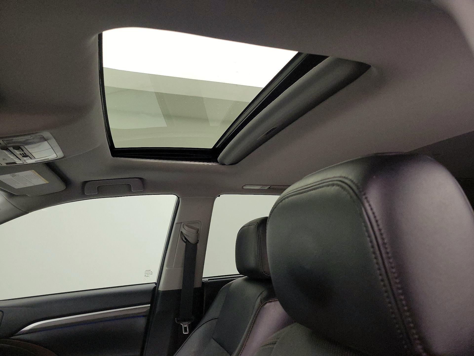 Thumbnail: 2018 Toyota Highlander - 18
