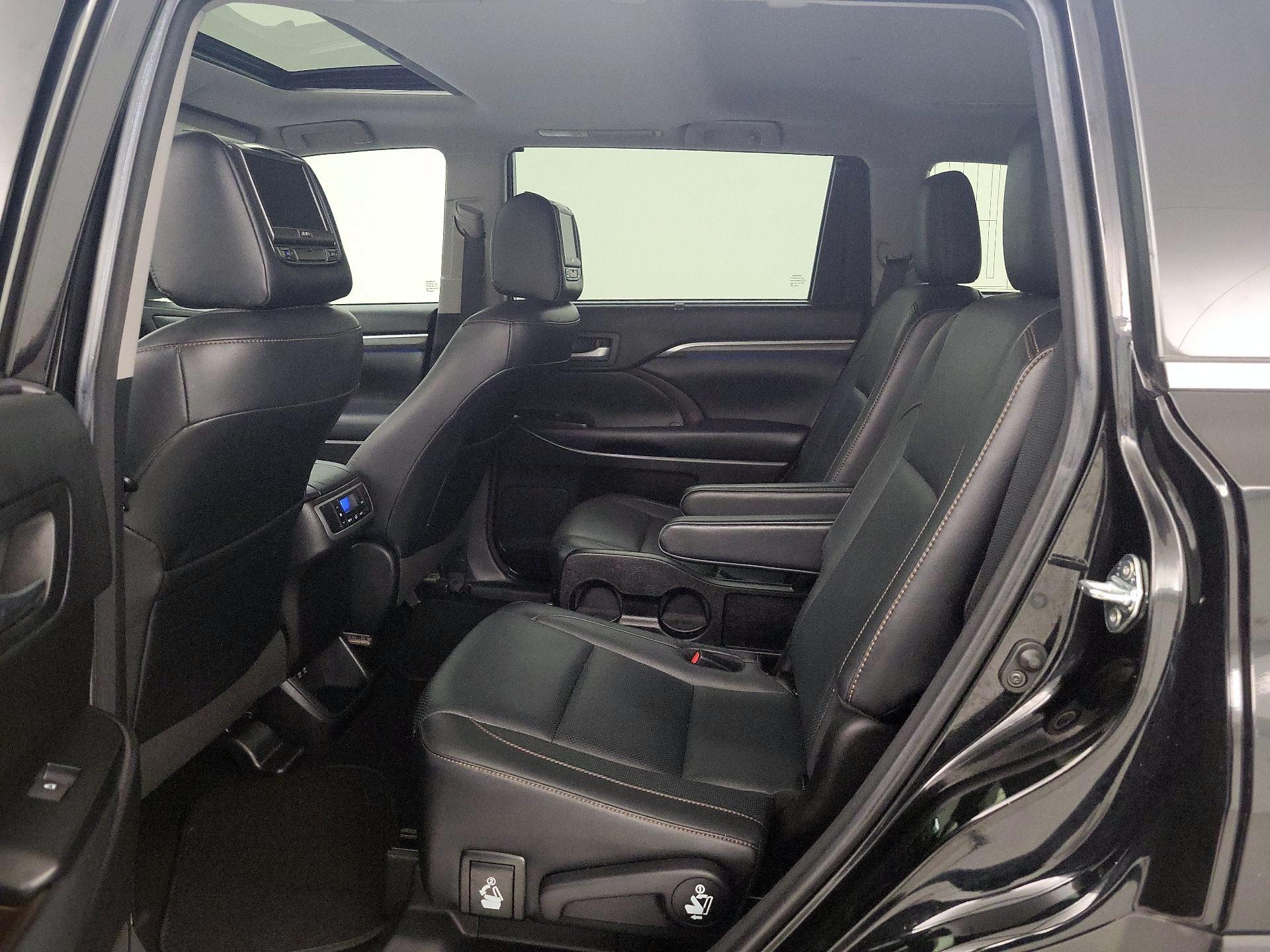 Thumbnail: 2018 Toyota Highlander - 19