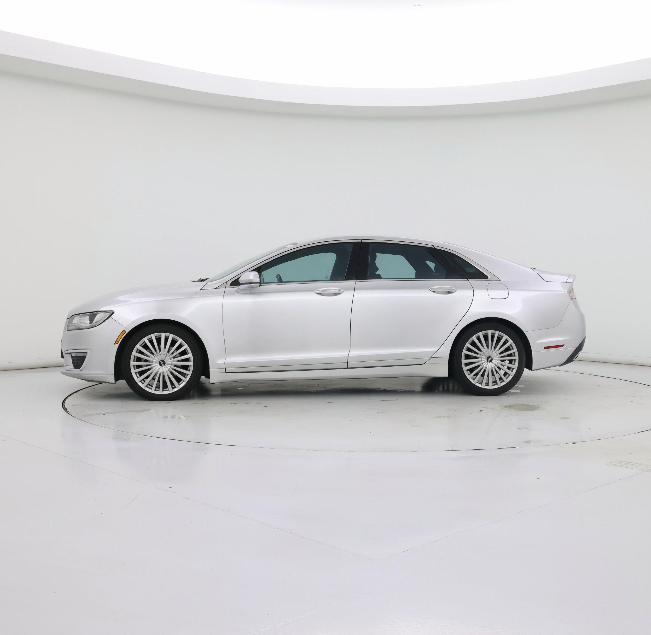 Thumbnail: 2017 Lincoln MKZ - 3