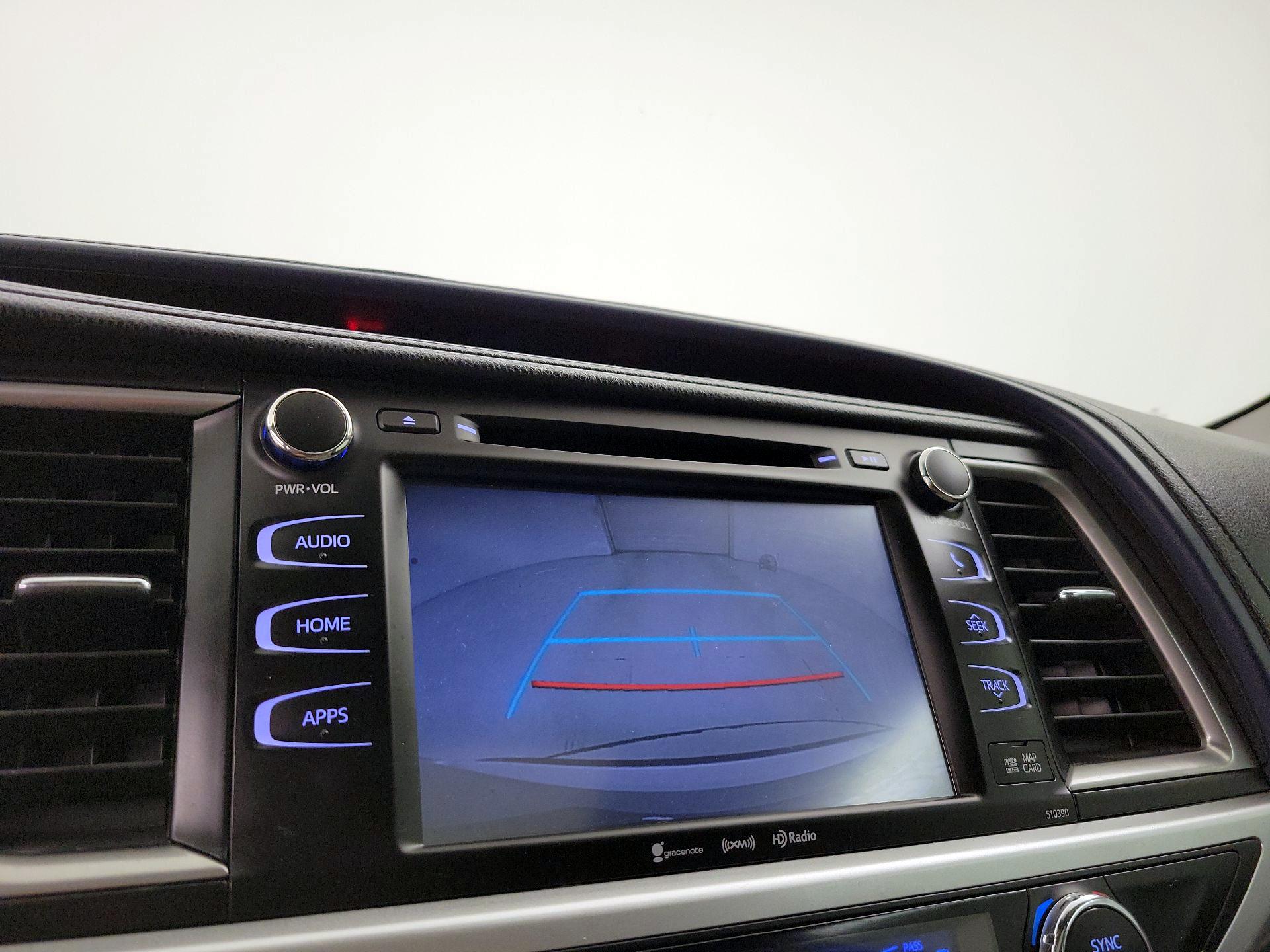 Thumbnail: 2019 Toyota Highlander - 15