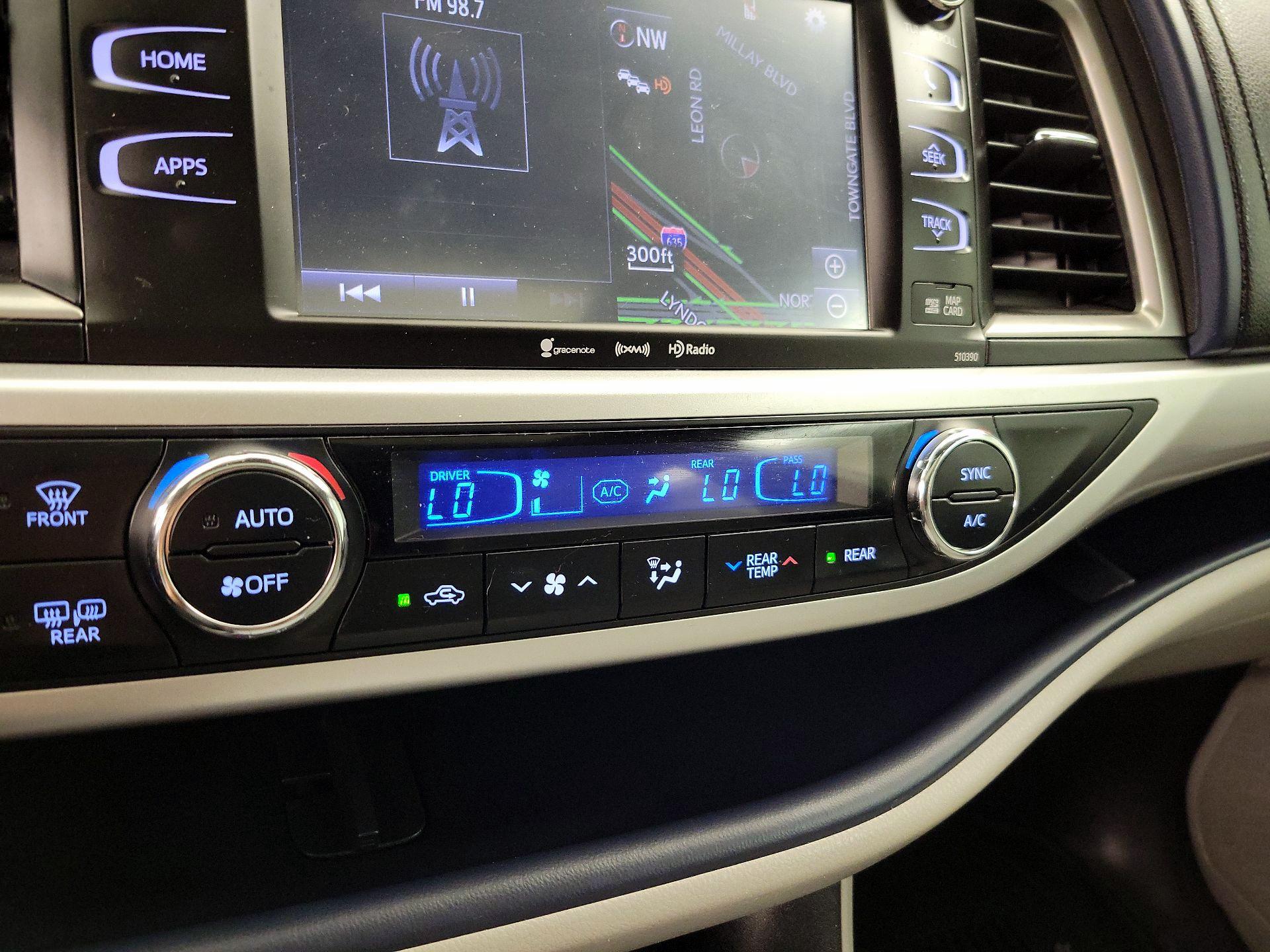 Thumbnail: 2019 Toyota Highlander - 17