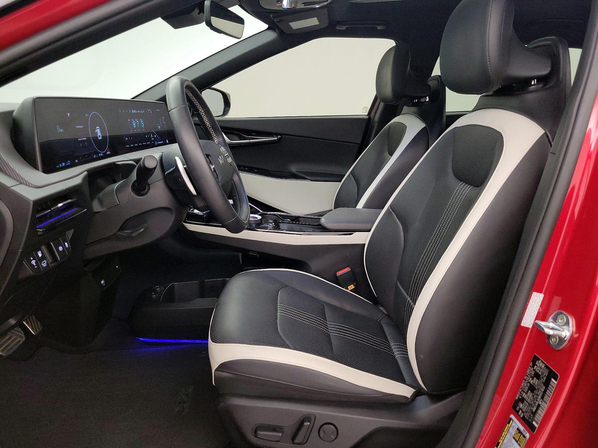 Thumbnail: 2022 Kia EV6 - 11