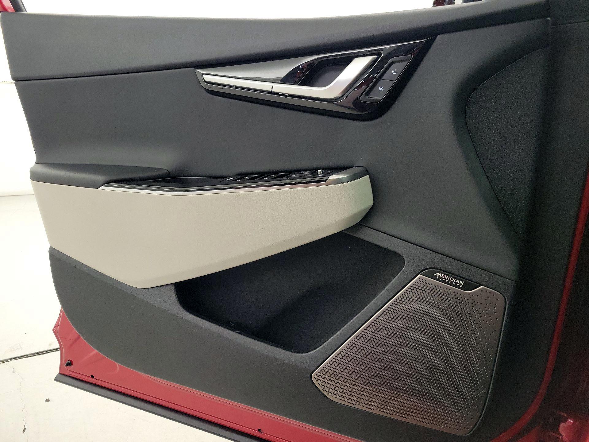 Thumbnail: 2022 Kia EV6 - 12