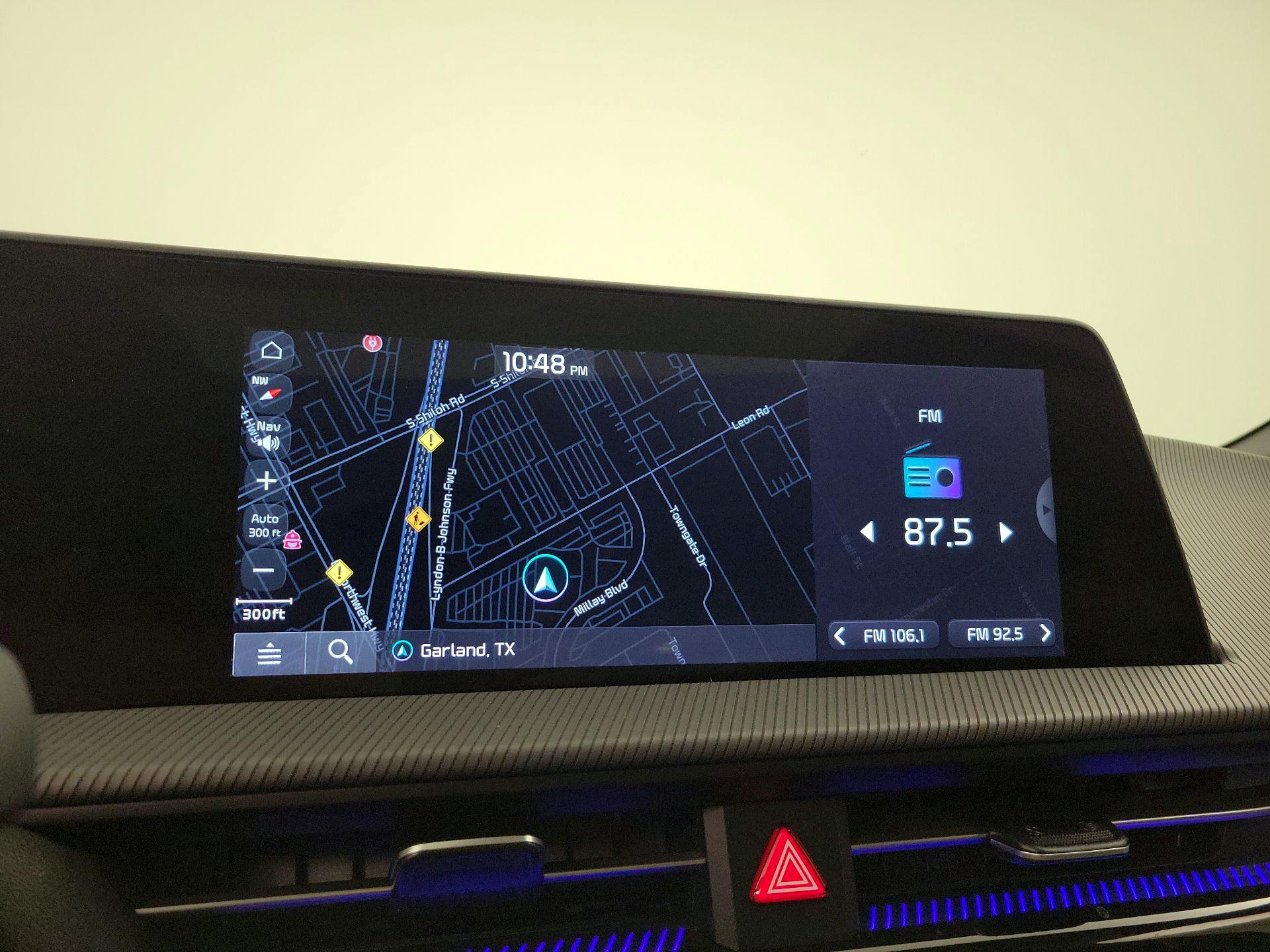 Thumbnail: 2022 Kia EV6 - 14