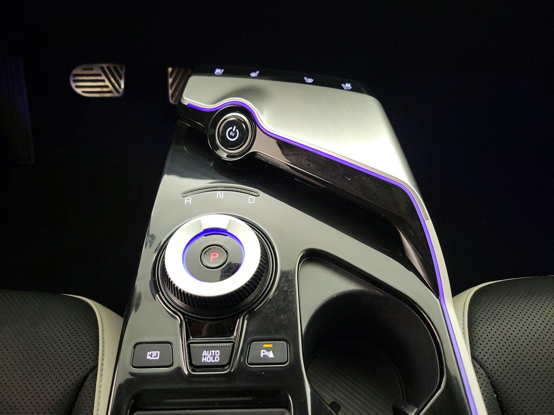Thumbnail: 2022 Kia EV6 - 18