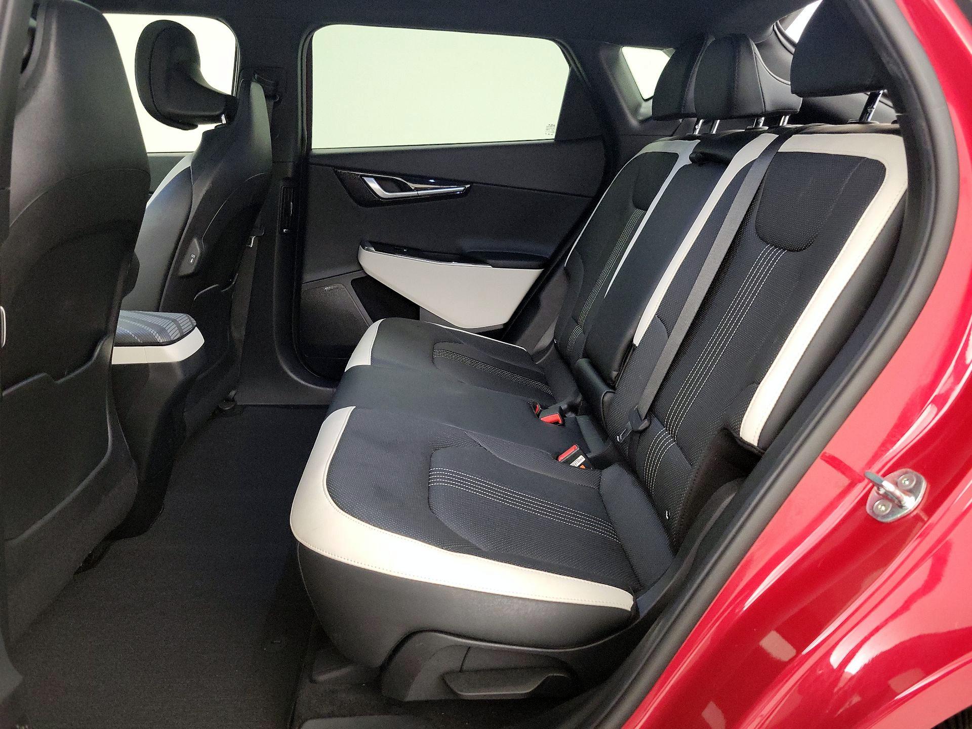 Thumbnail: 2022 Kia EV6 - 20