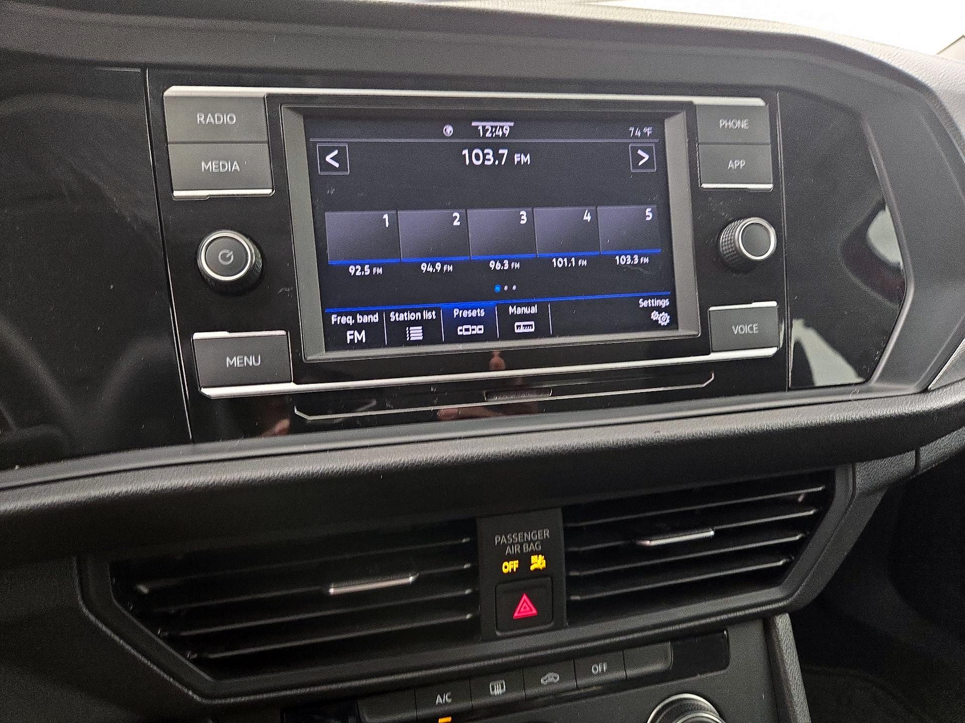 Thumbnail: 2021 Volkswagen Jetta - 15