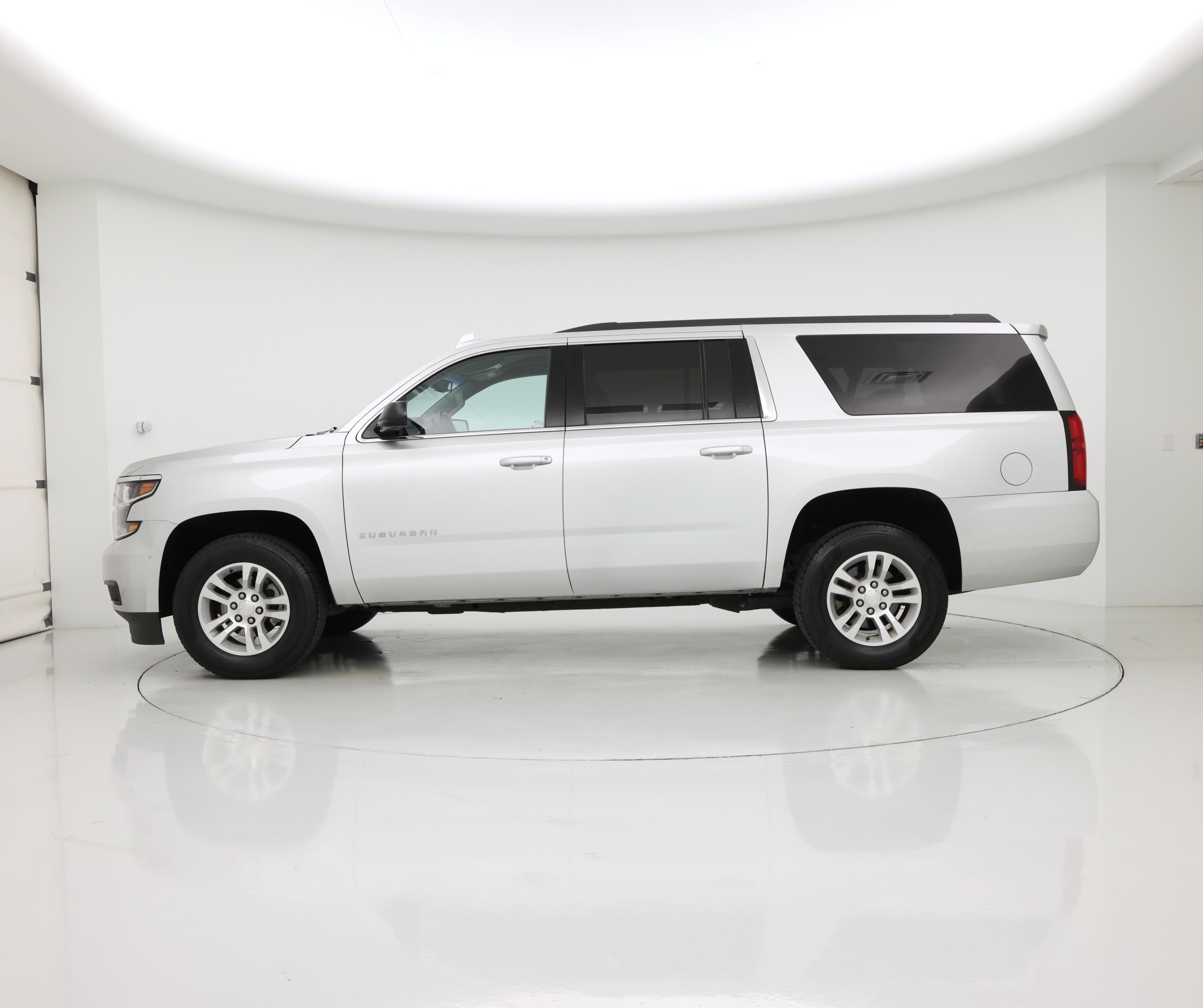 Thumbnail: 2019 Chevrolet Suburban - 3