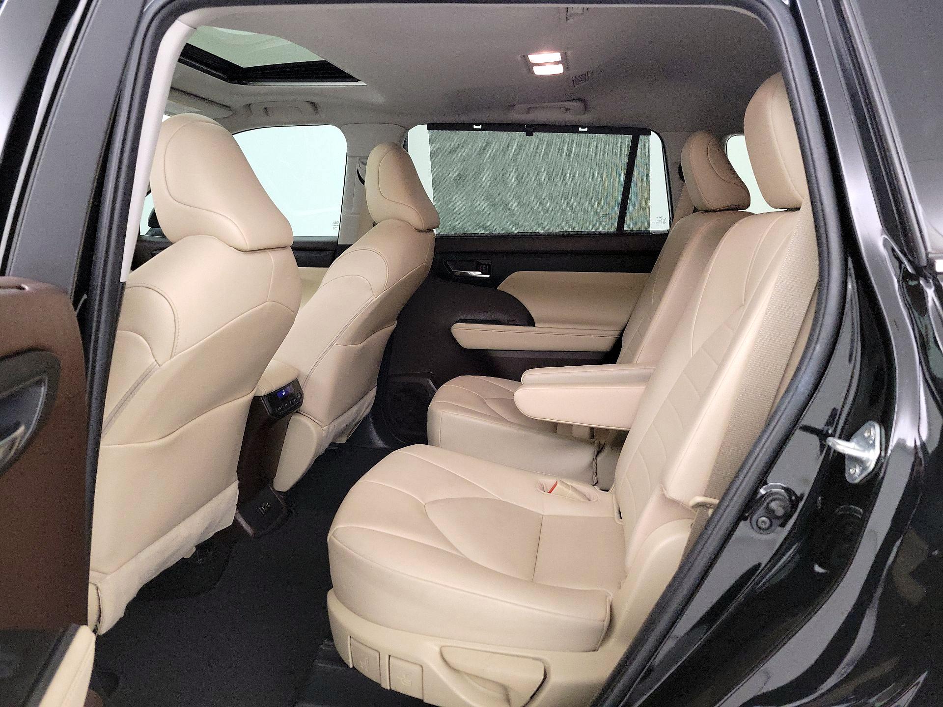 Thumbnail: 2021 Toyota Highlander - 19