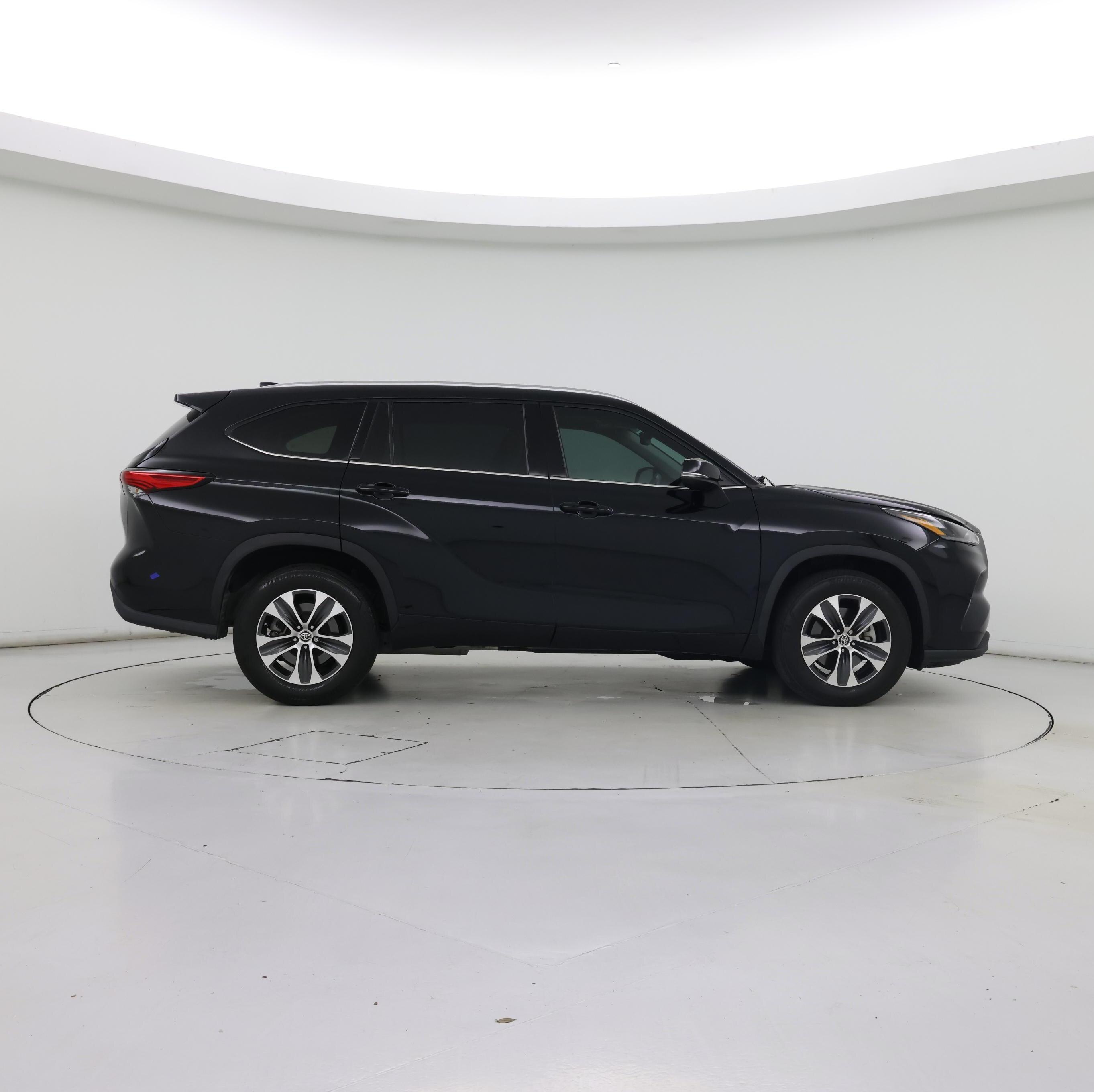 Thumbnail: 2021 Toyota Highlander - 7