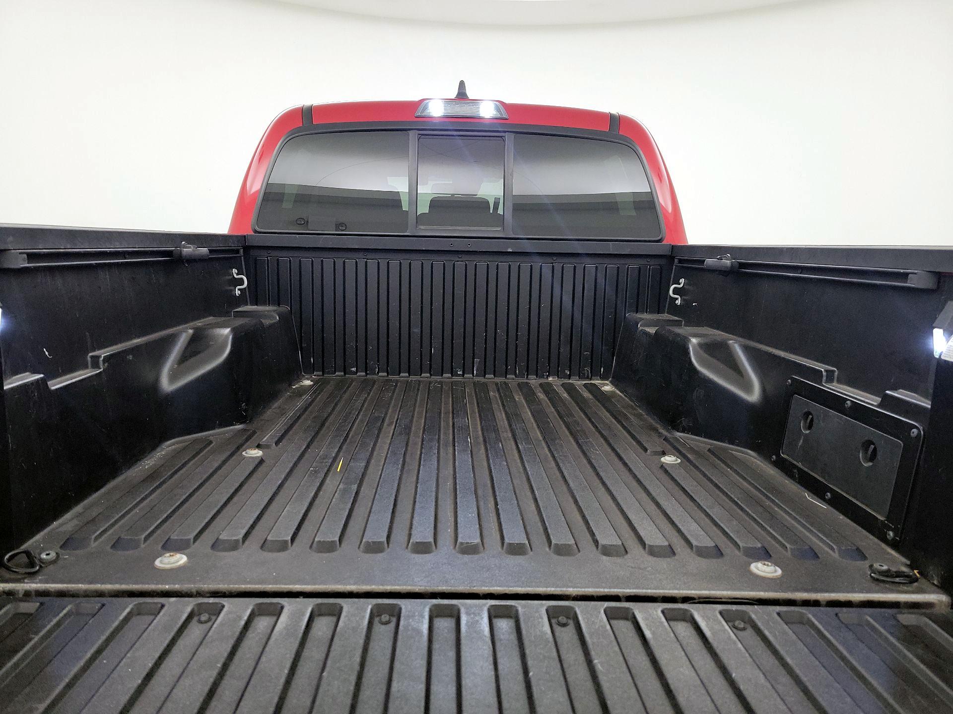 Thumbnail: 2022 Toyota Tacoma - 19