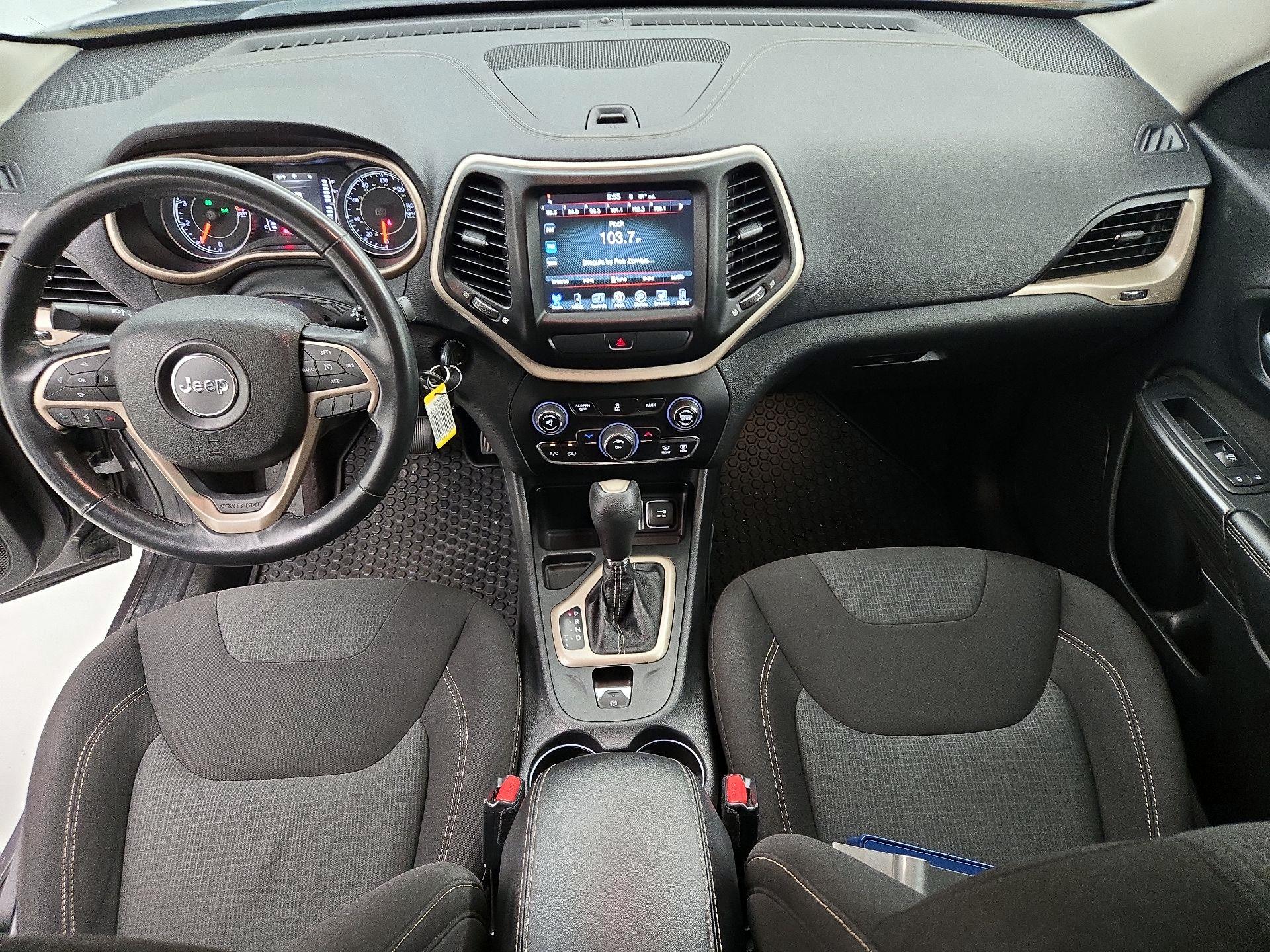 Thumbnail: 2016 Jeep Cherokee - 9