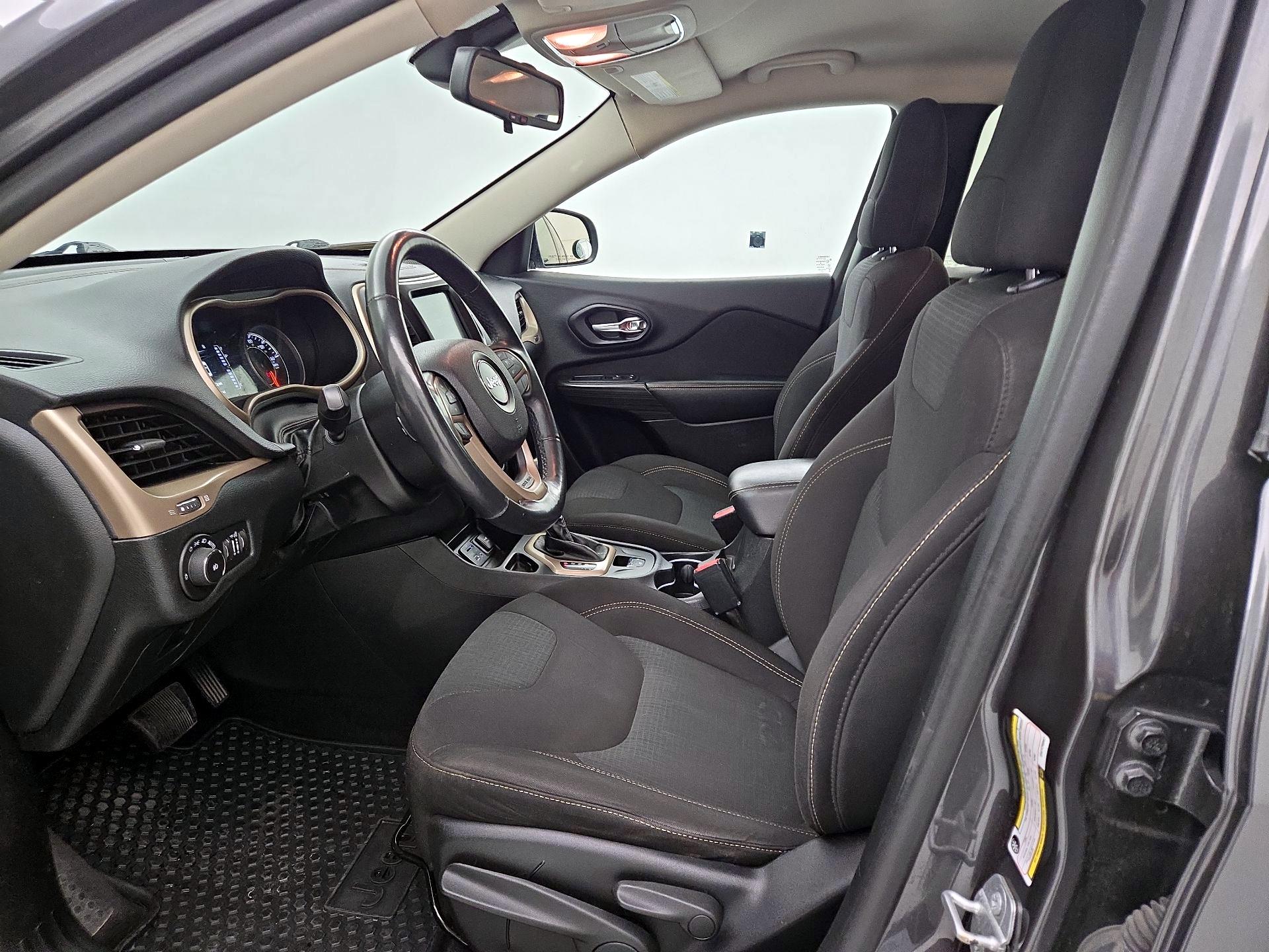 Thumbnail: 2016 Jeep Cherokee - 11