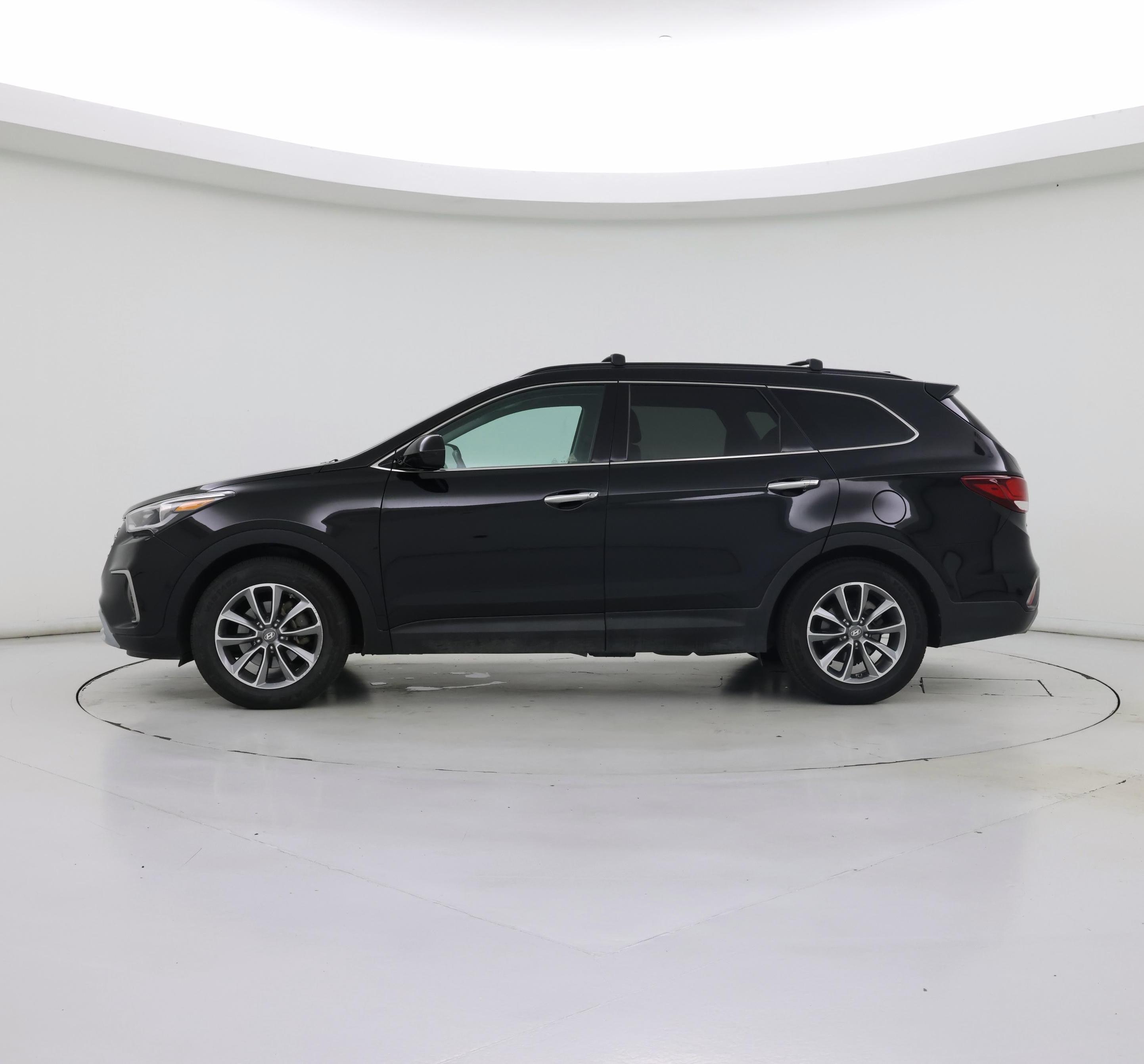 Thumbnail: 2017 Hyundai Santa Fe - 3