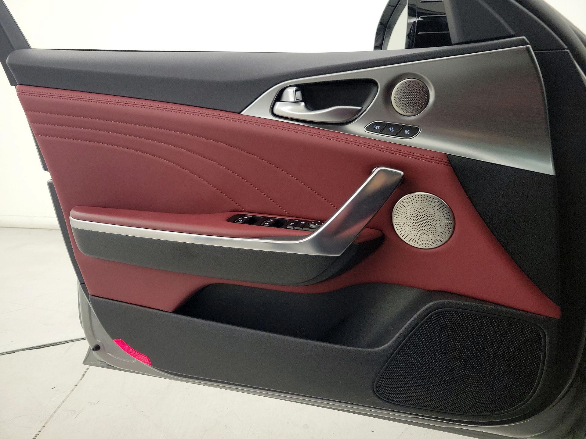 Thumbnail: 2023 Kia Stinger - 12