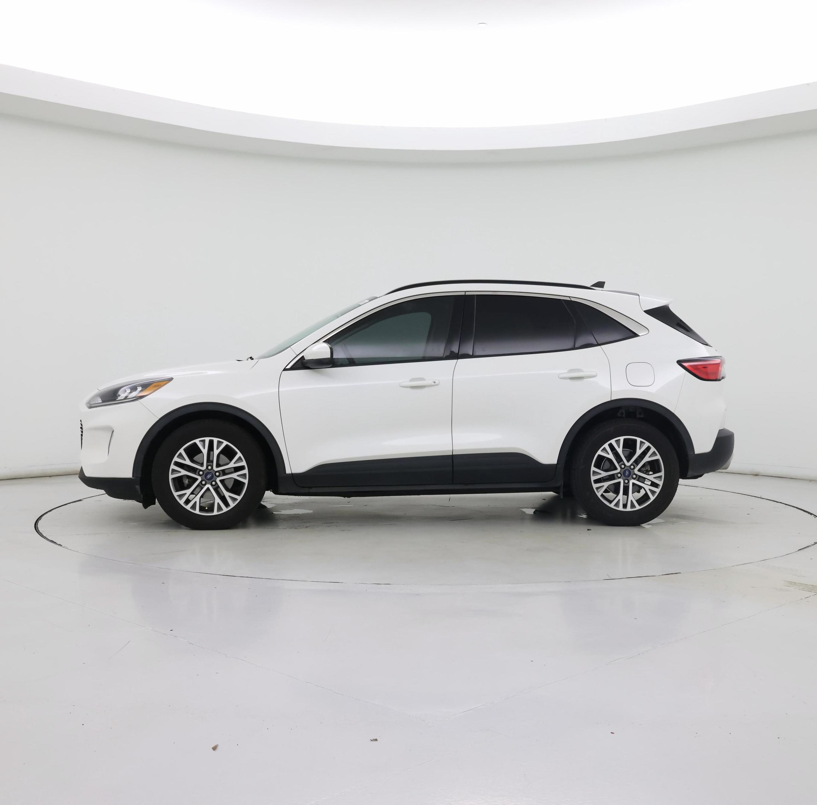Thumbnail: 2021 Ford Escape - 3