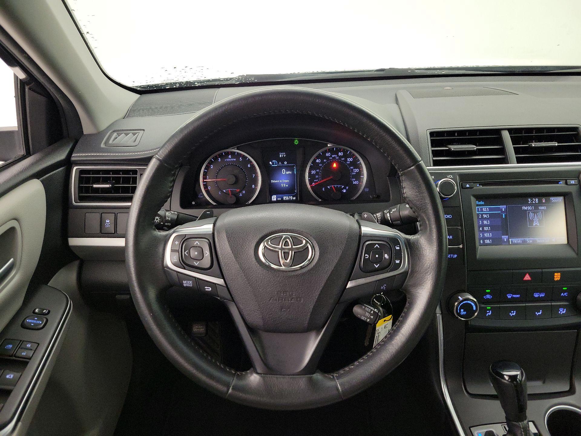 Thumbnail: 2017 Toyota Camry - 10