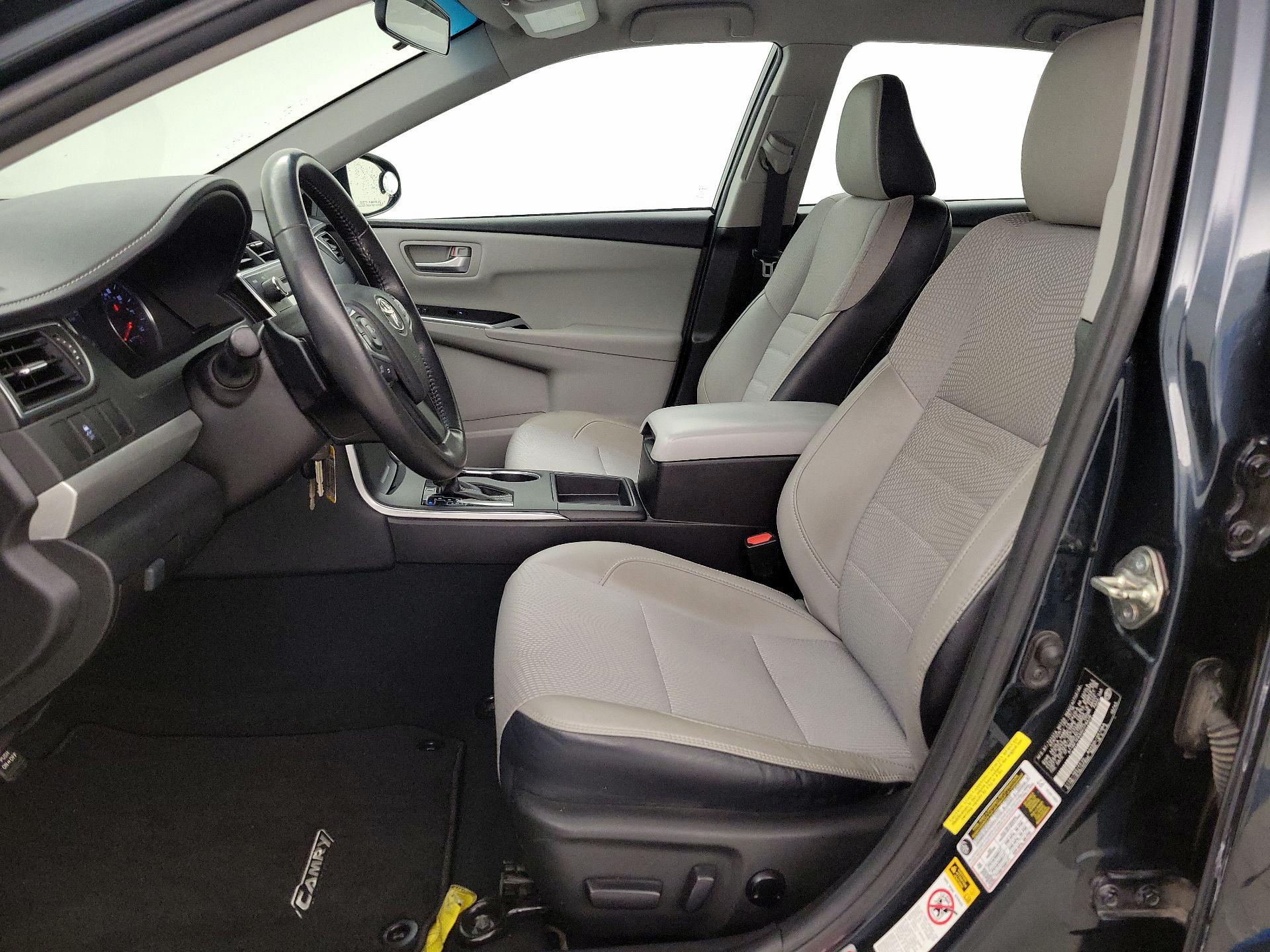 Thumbnail: 2017 Toyota Camry - 11