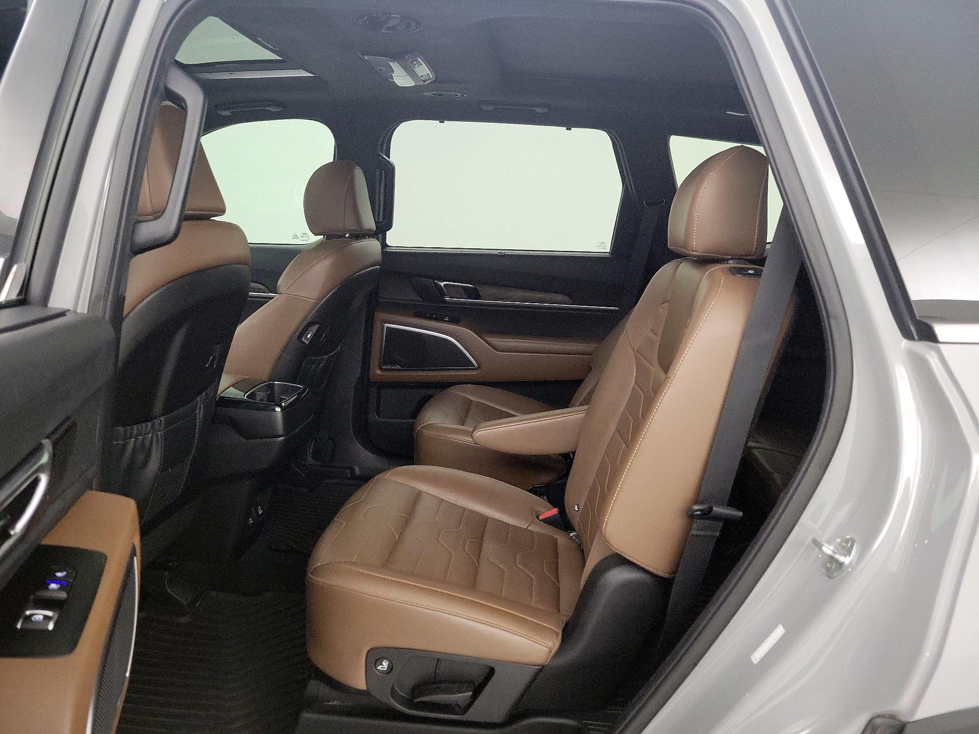 Thumbnail: 2022 Kia Telluride - 18