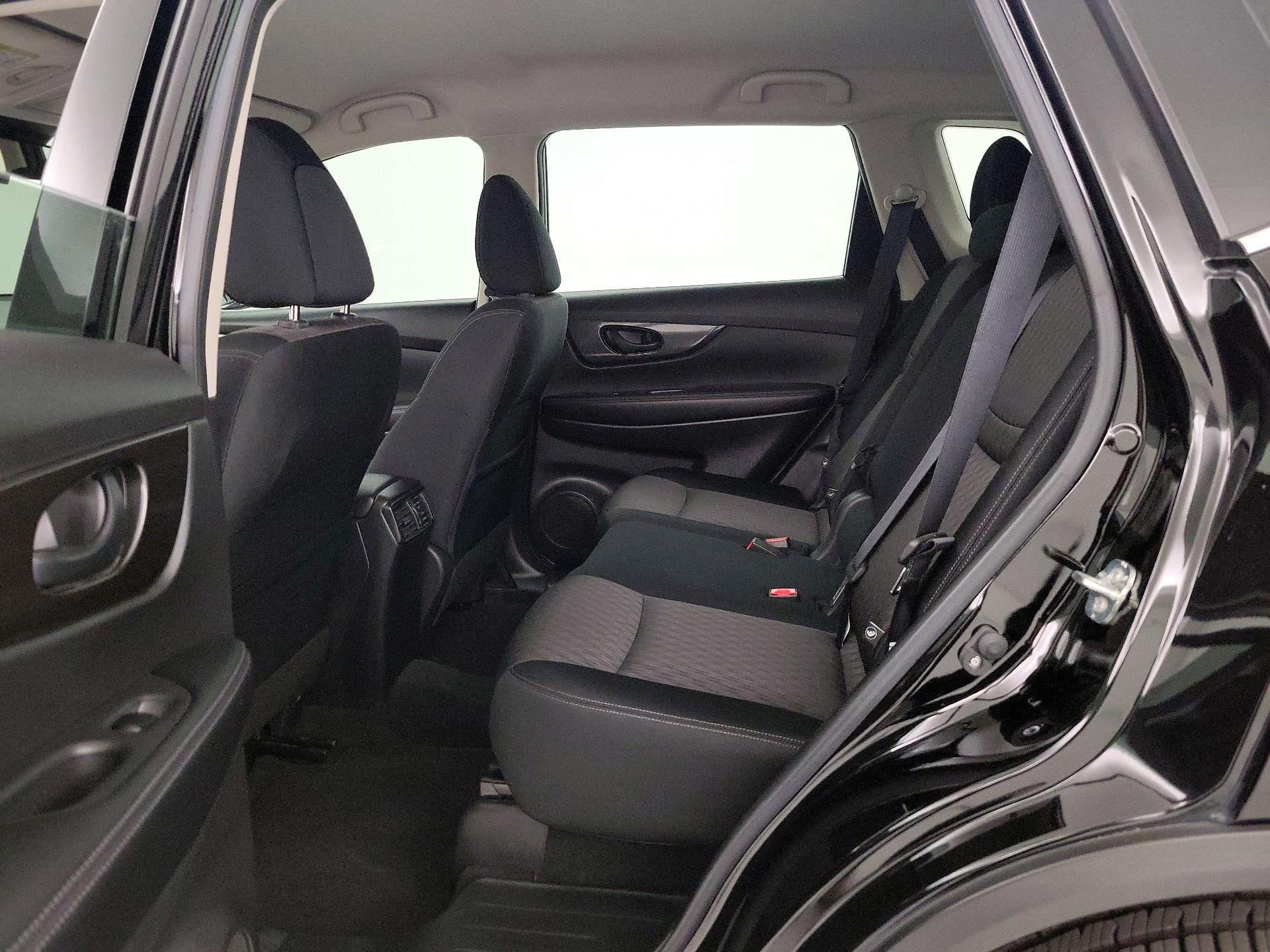 Thumbnail: 2020 Nissan Rogue - 18