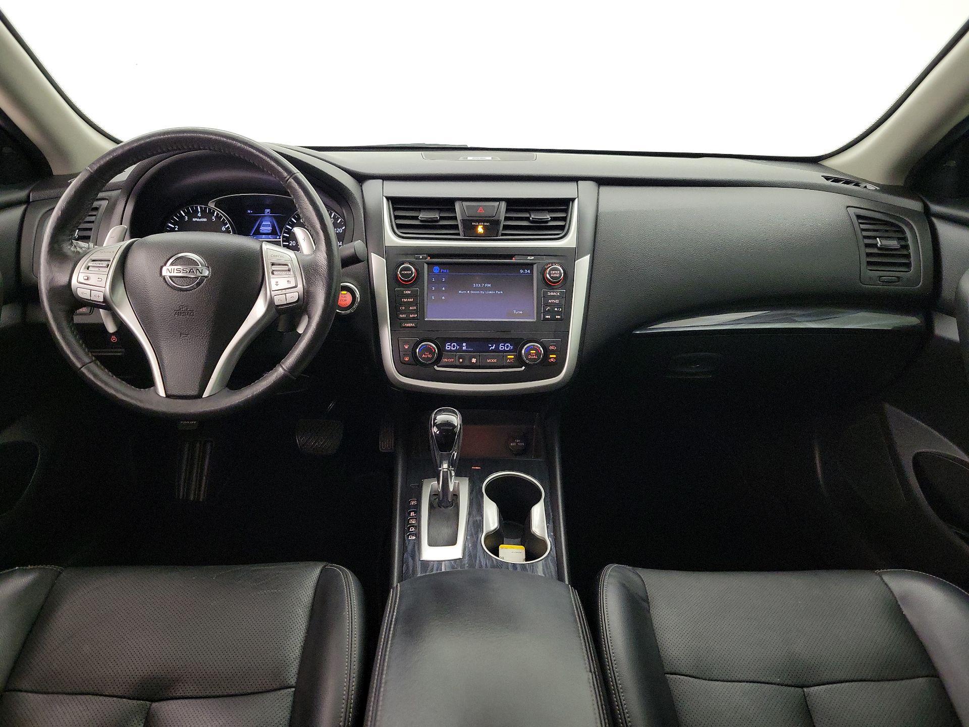 Thumbnail: 2016 Nissan Altima - 9