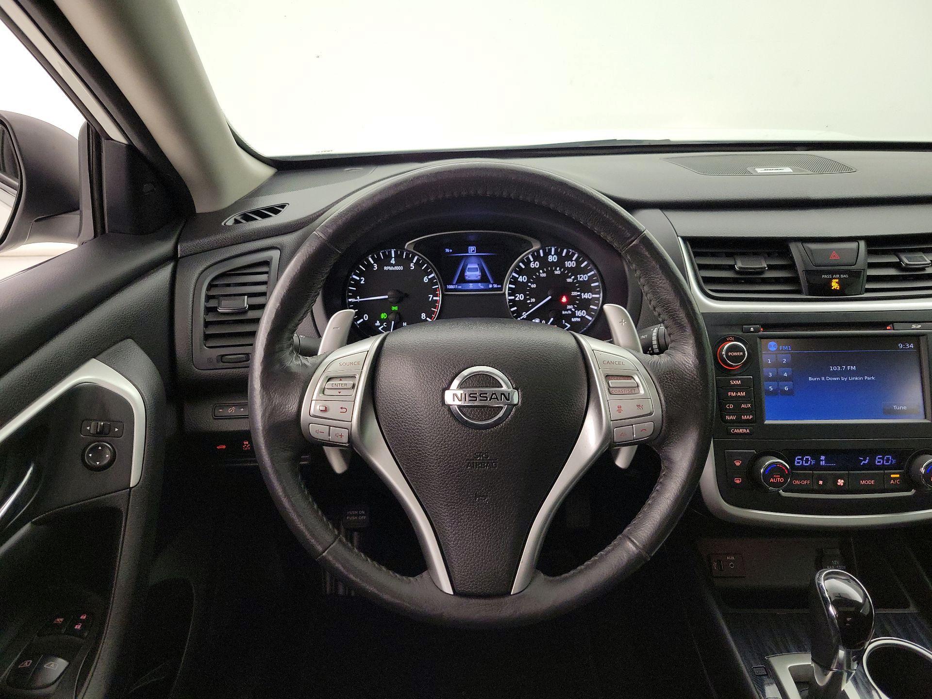 Thumbnail: 2016 Nissan Altima - 10