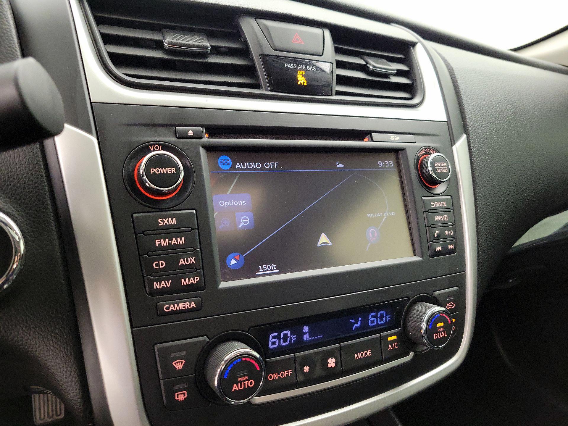 Thumbnail: 2016 Nissan Altima - 14