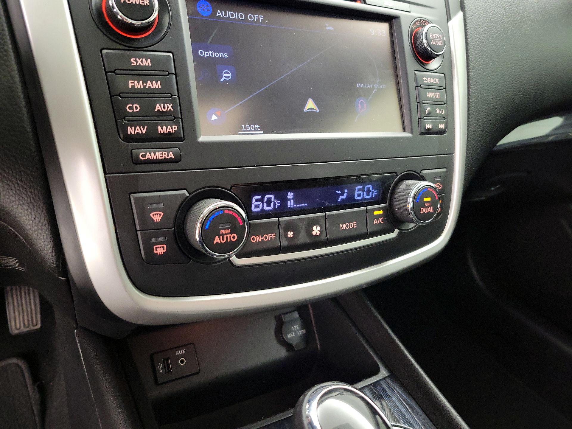 Thumbnail: 2016 Nissan Altima - 17