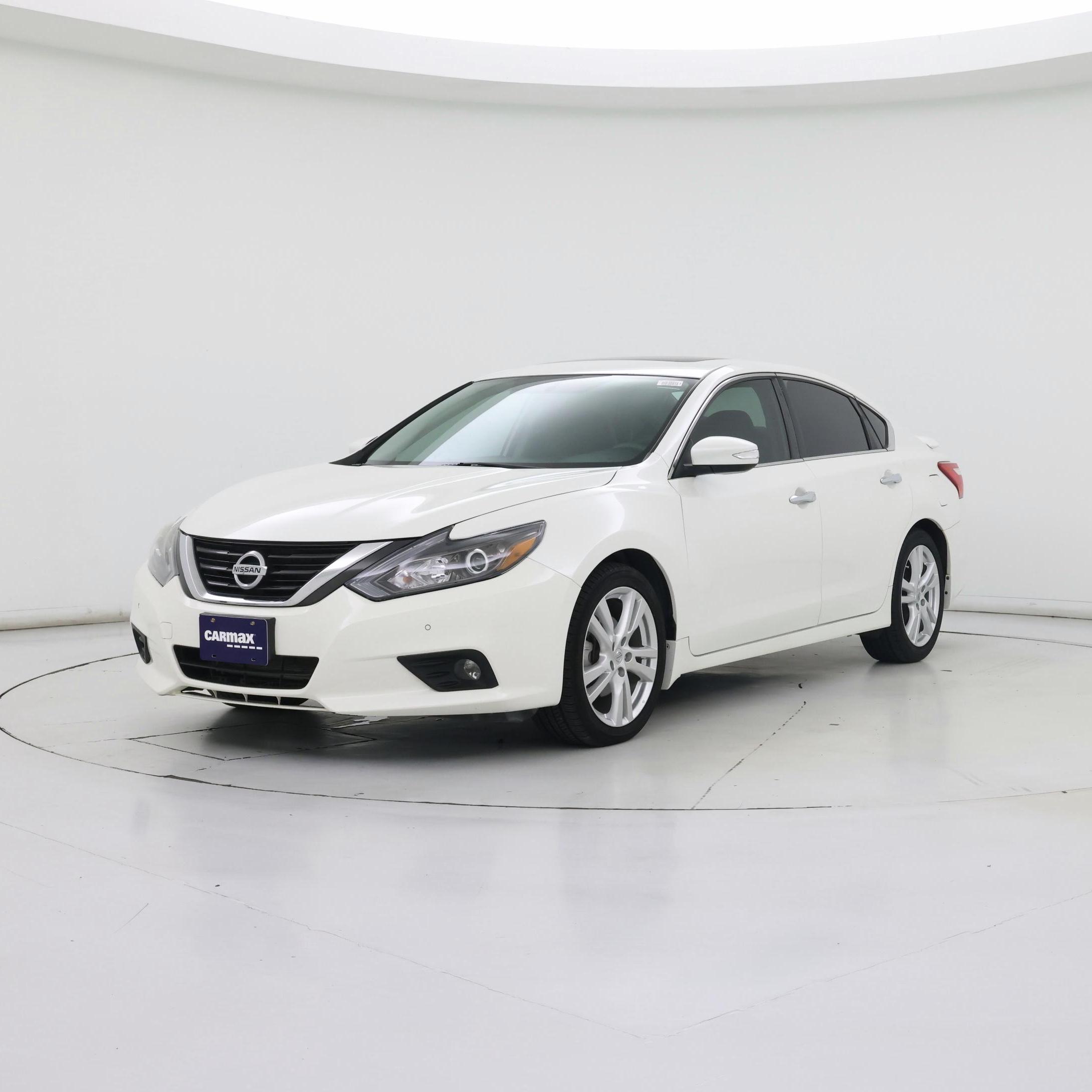 Thumbnail: 2016 Nissan Altima - 4