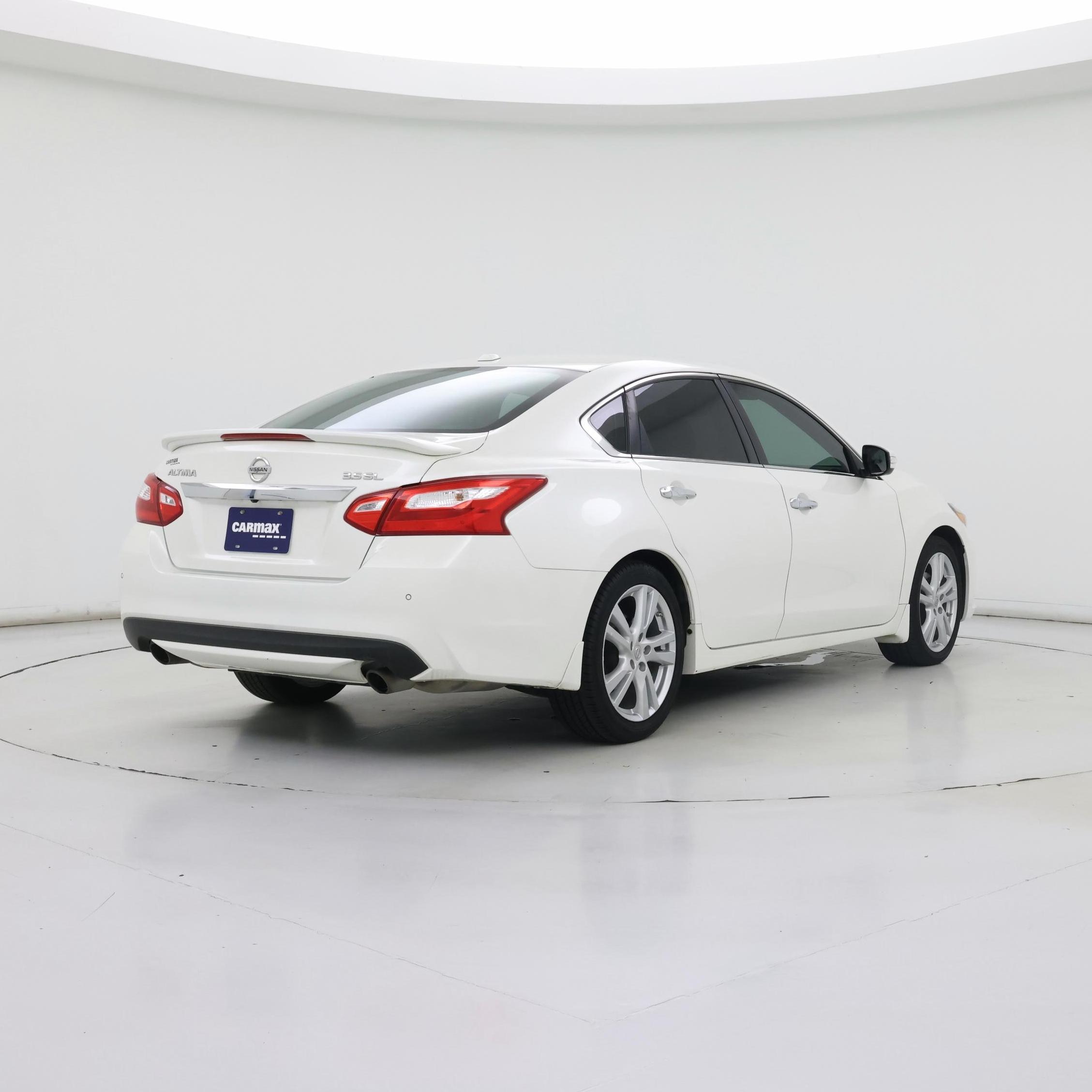 Thumbnail: 2016 Nissan Altima - 8