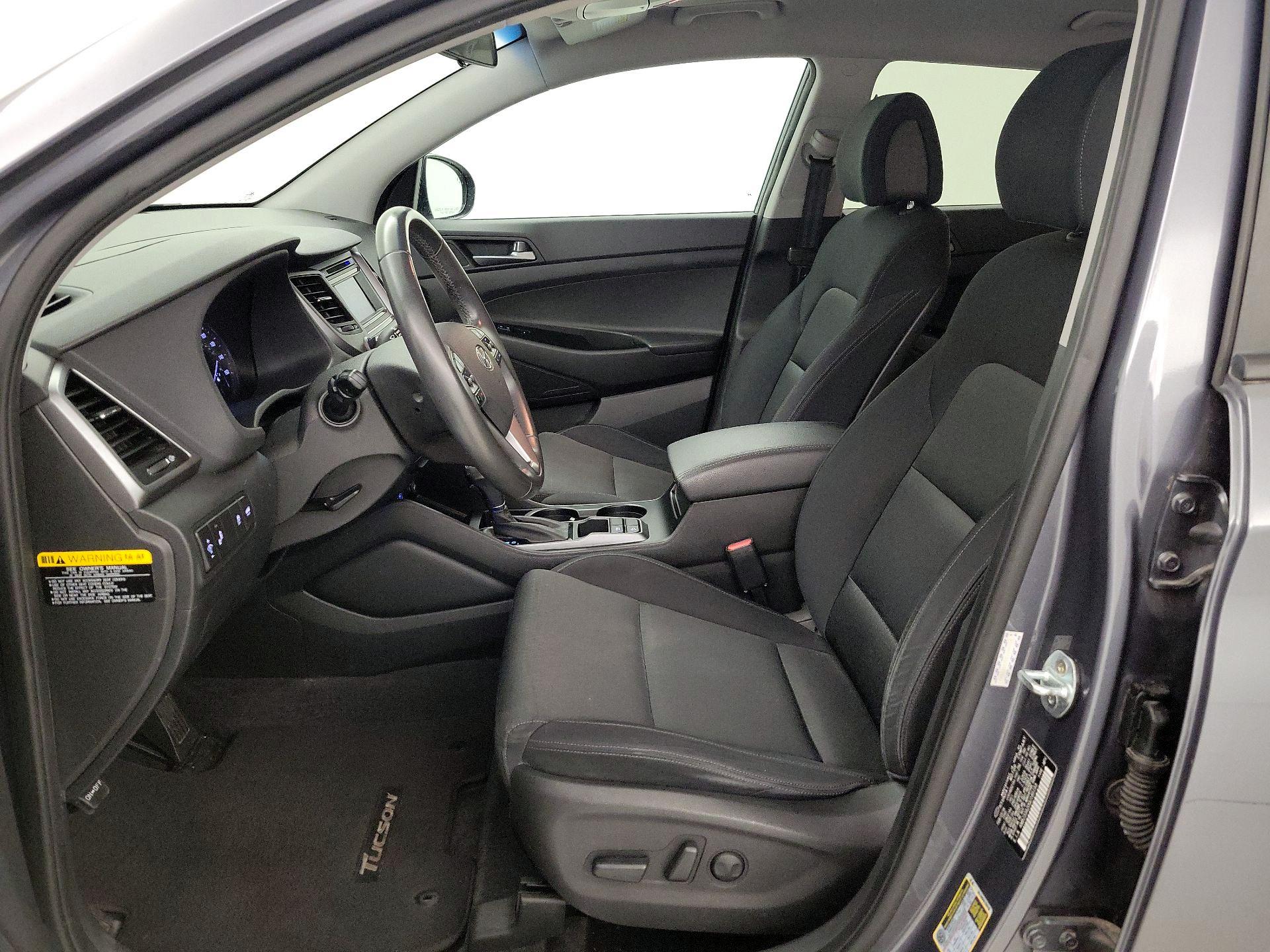 Thumbnail: 2016 Hyundai Tucson - 11