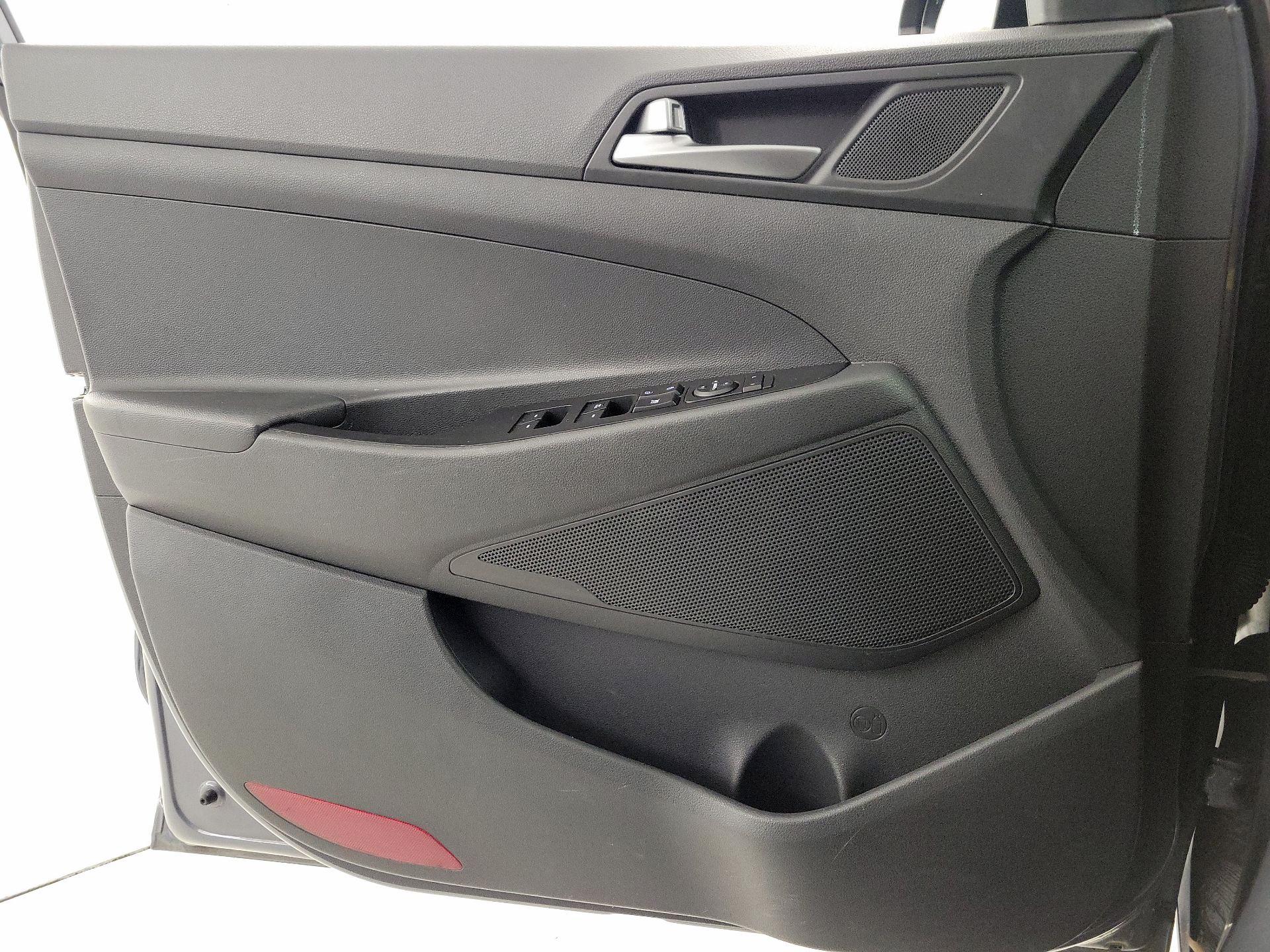 Thumbnail: 2016 Hyundai Tucson - 12