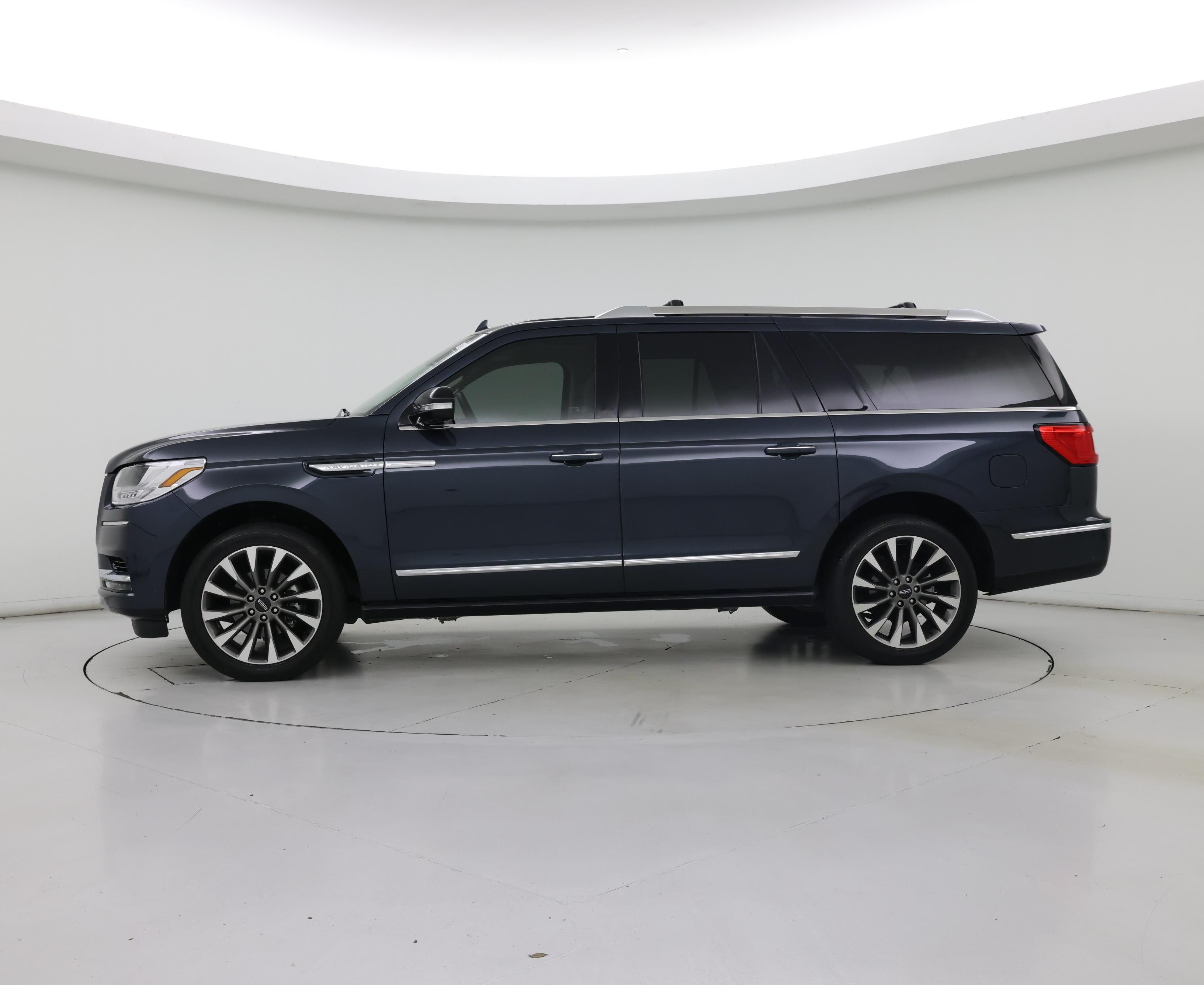 Thumbnail: 2021 Lincoln Navigator L - 3